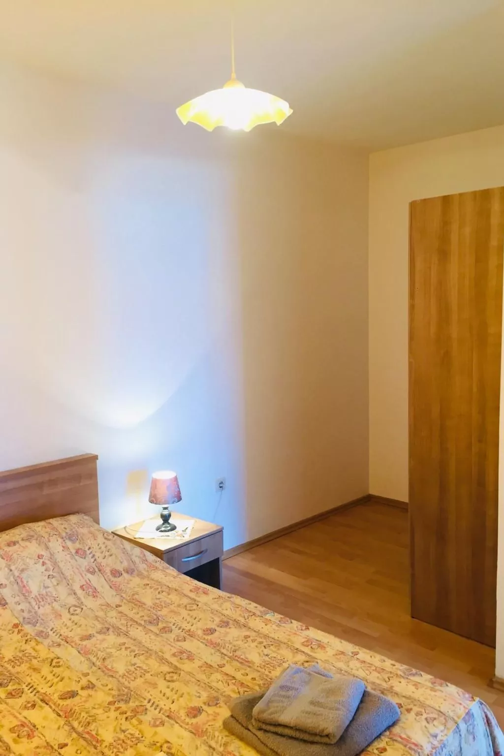 "Gubo1" mit Blick auf das Wasser-Image-tags.info