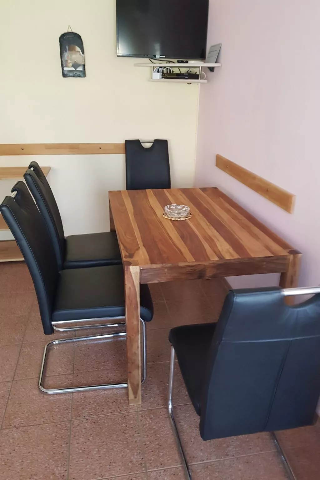 Wohnung Hama Komunela mit Garten und Stellplatz-Inside