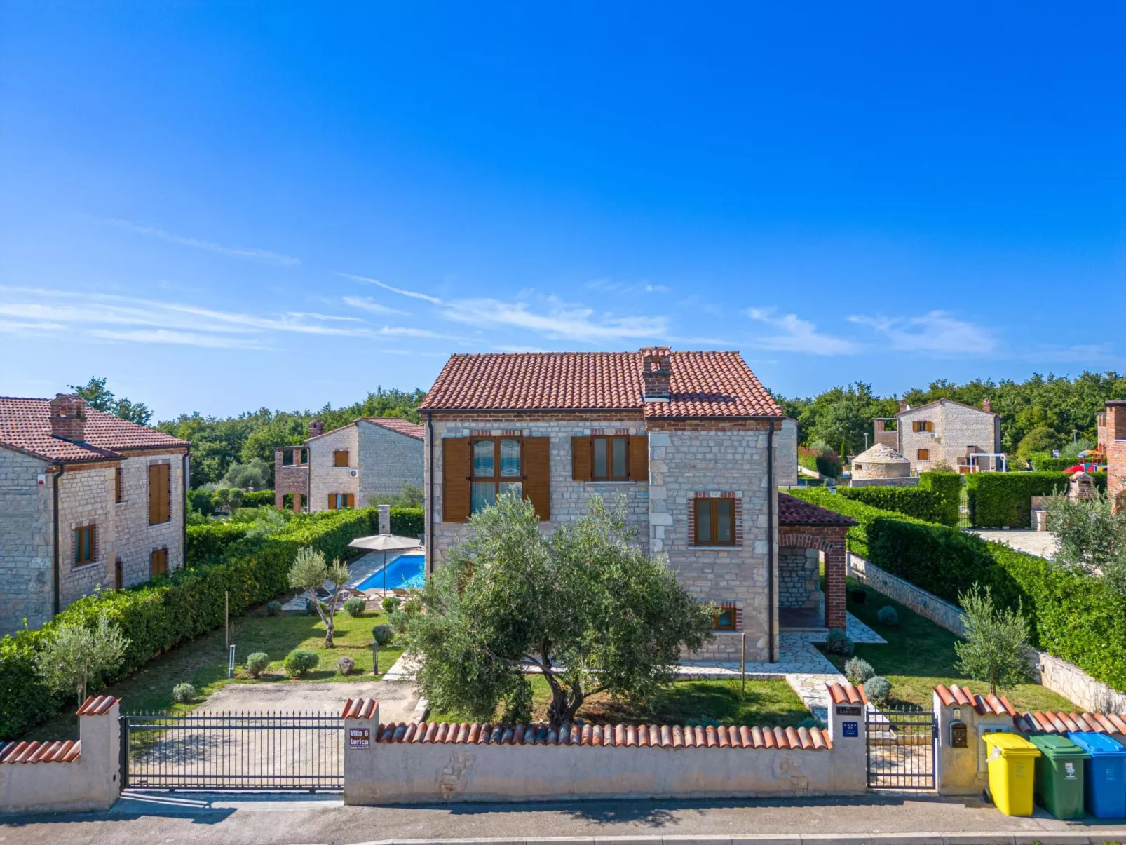 "Paradis 6" mit Whirlpool-Image-tags.info