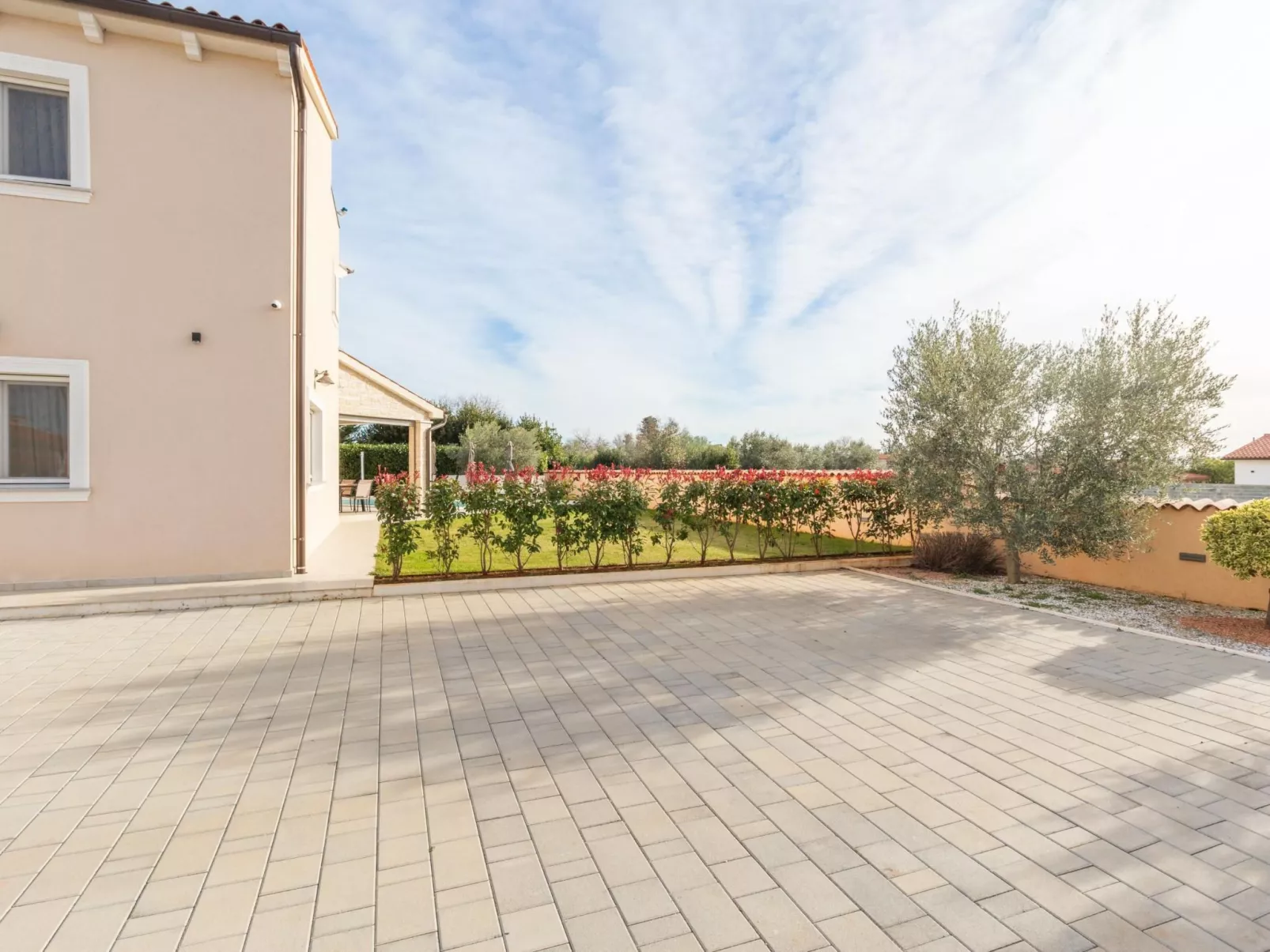 Villa Magica-Draußen