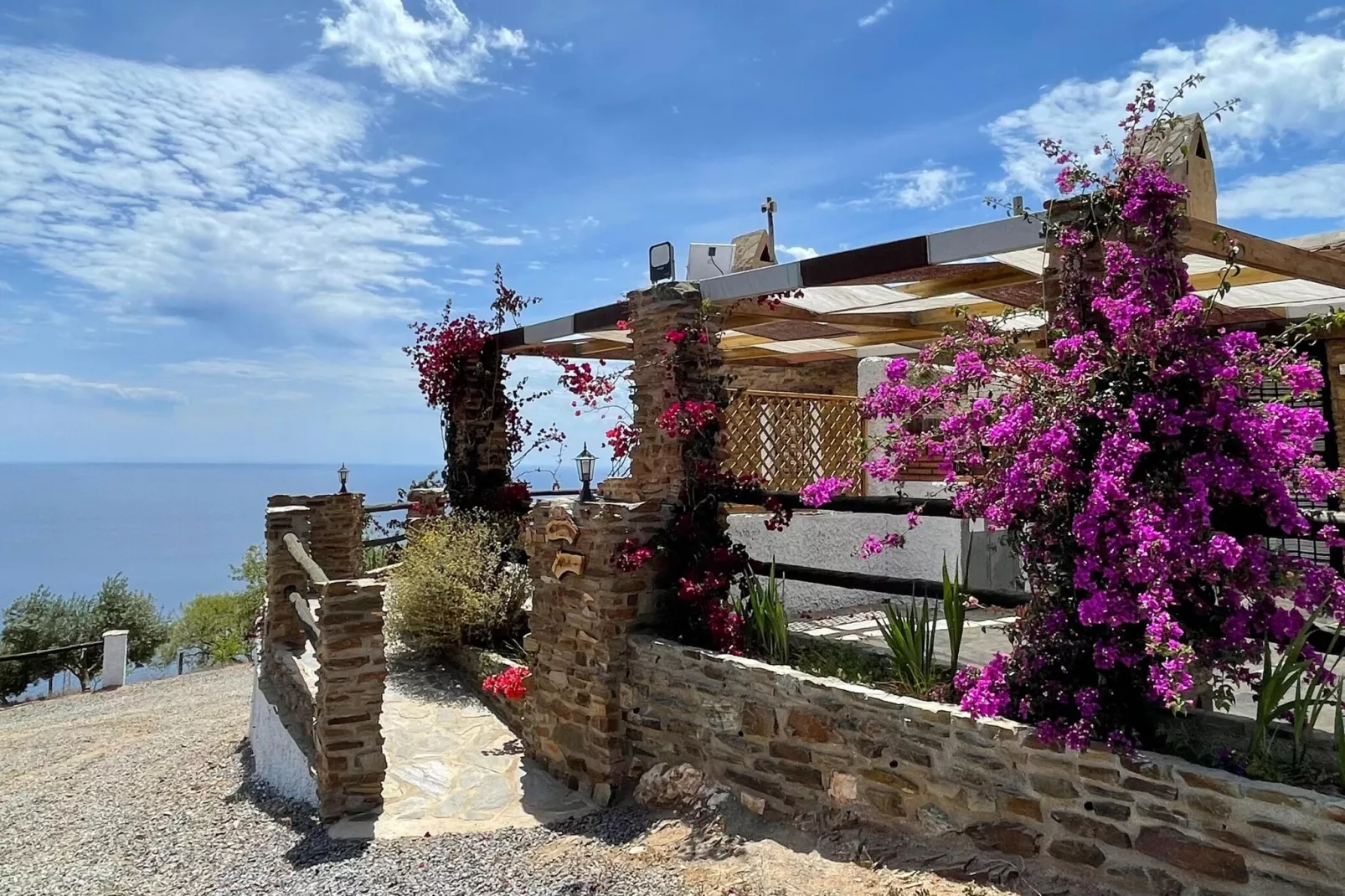Complejo La Suerte-Exterior summer
