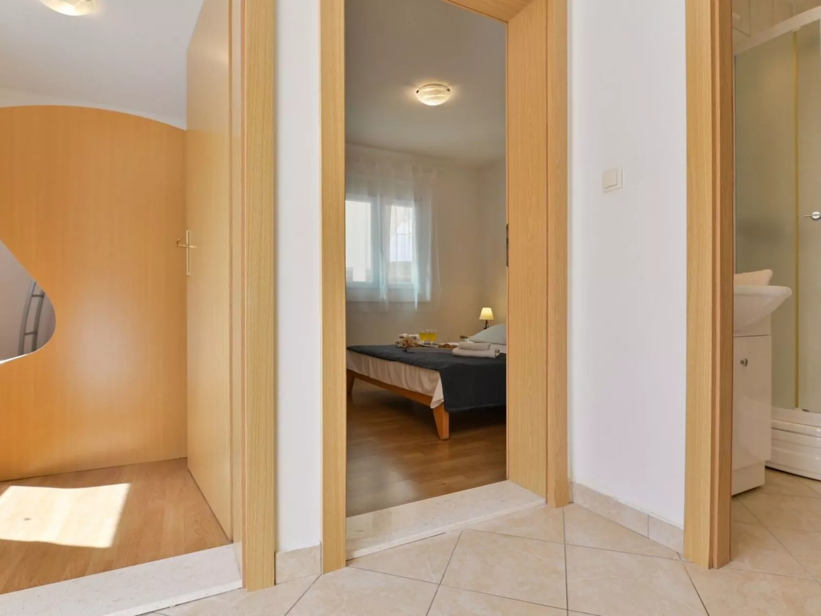 Narona-Image-tags.info