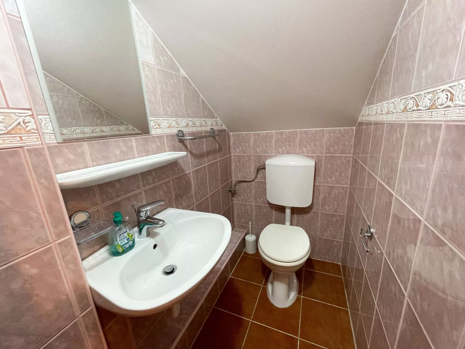Wohnung in Jadranovo mit Grill, gemeinschaftlichem Pool und Terrasse - Drinnen