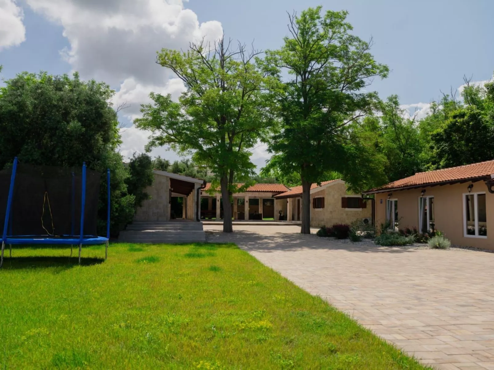 Wunderschöne Villa mit privatem Fitnessstudio und Pool - TA Leut-Draußen