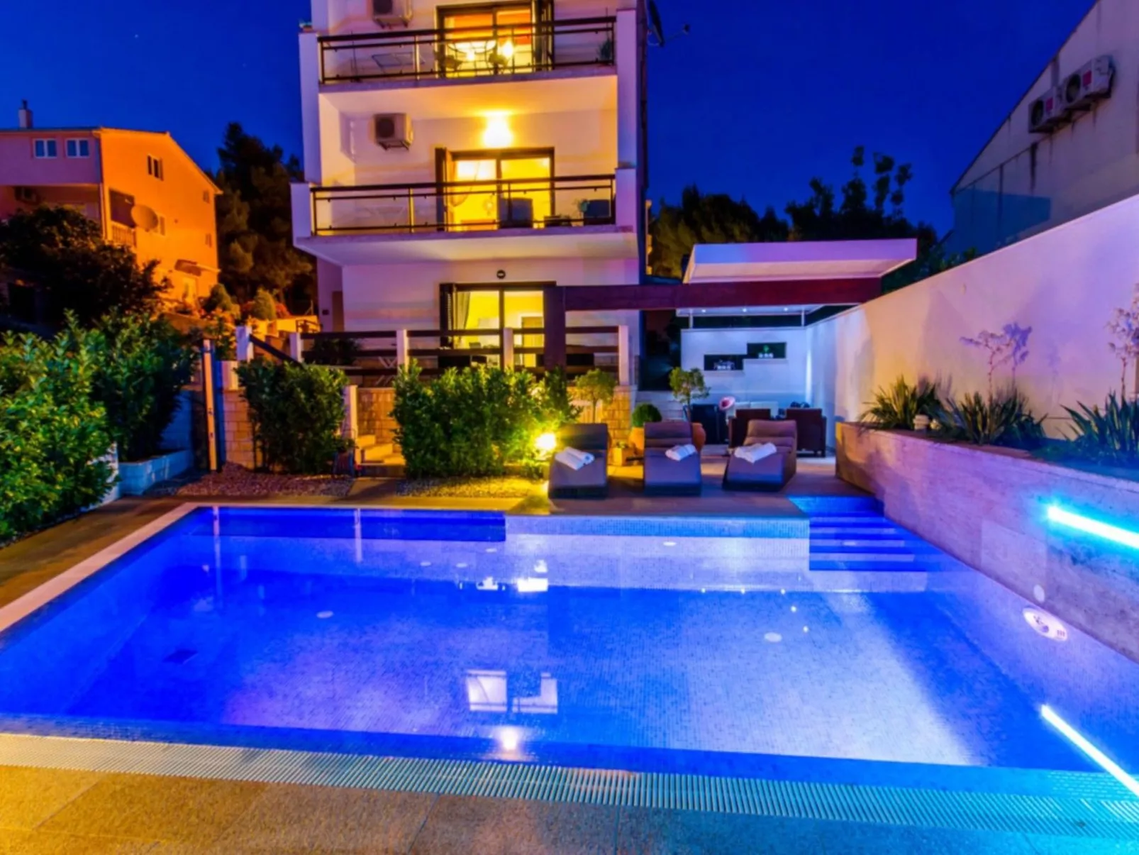 Villa Nia für 12 Personen mit privatem beheiztem Pool-Outside