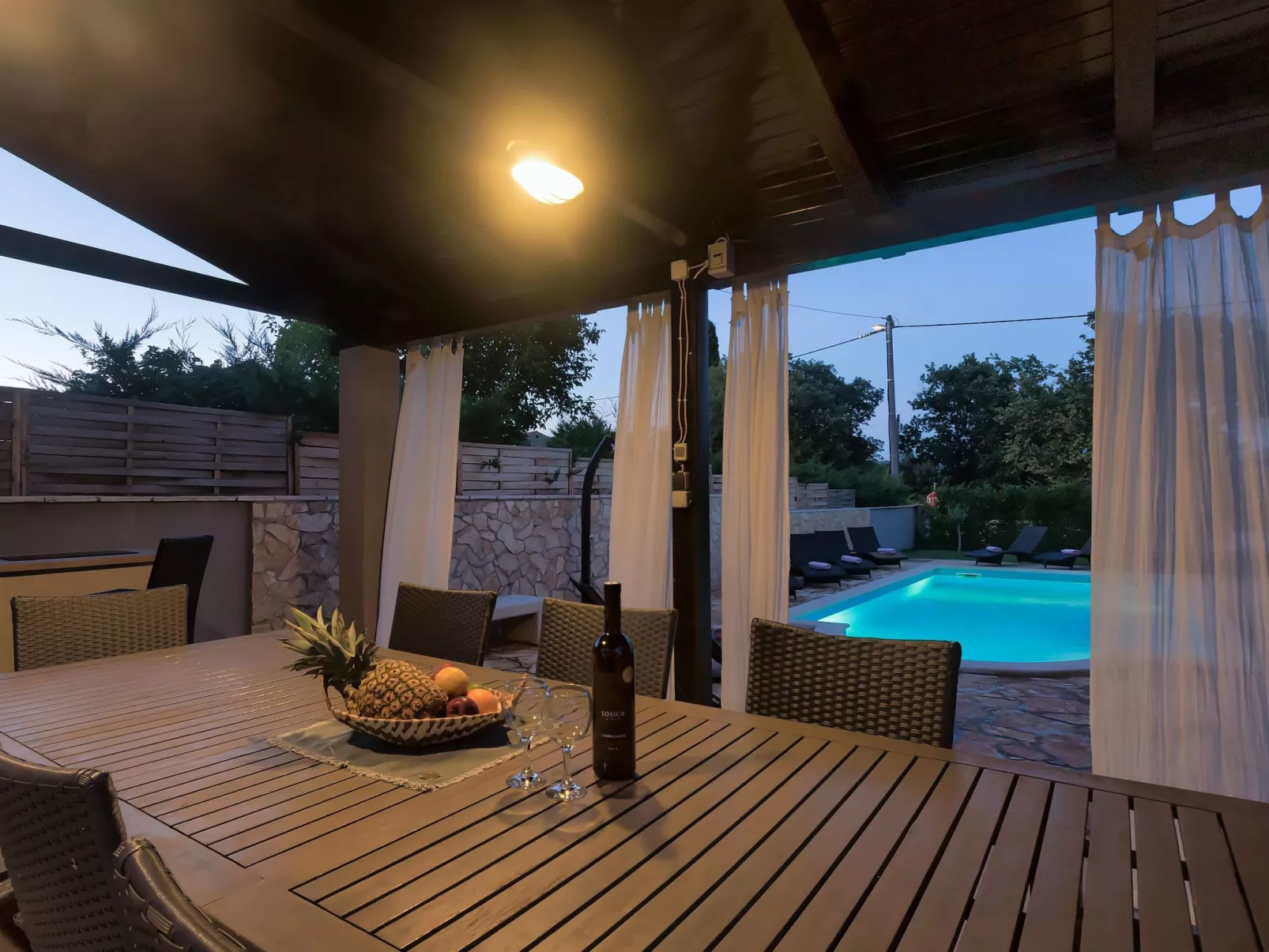 Casa Viola mit Pool, unweit von Lanterna Resort-Image-tags.info