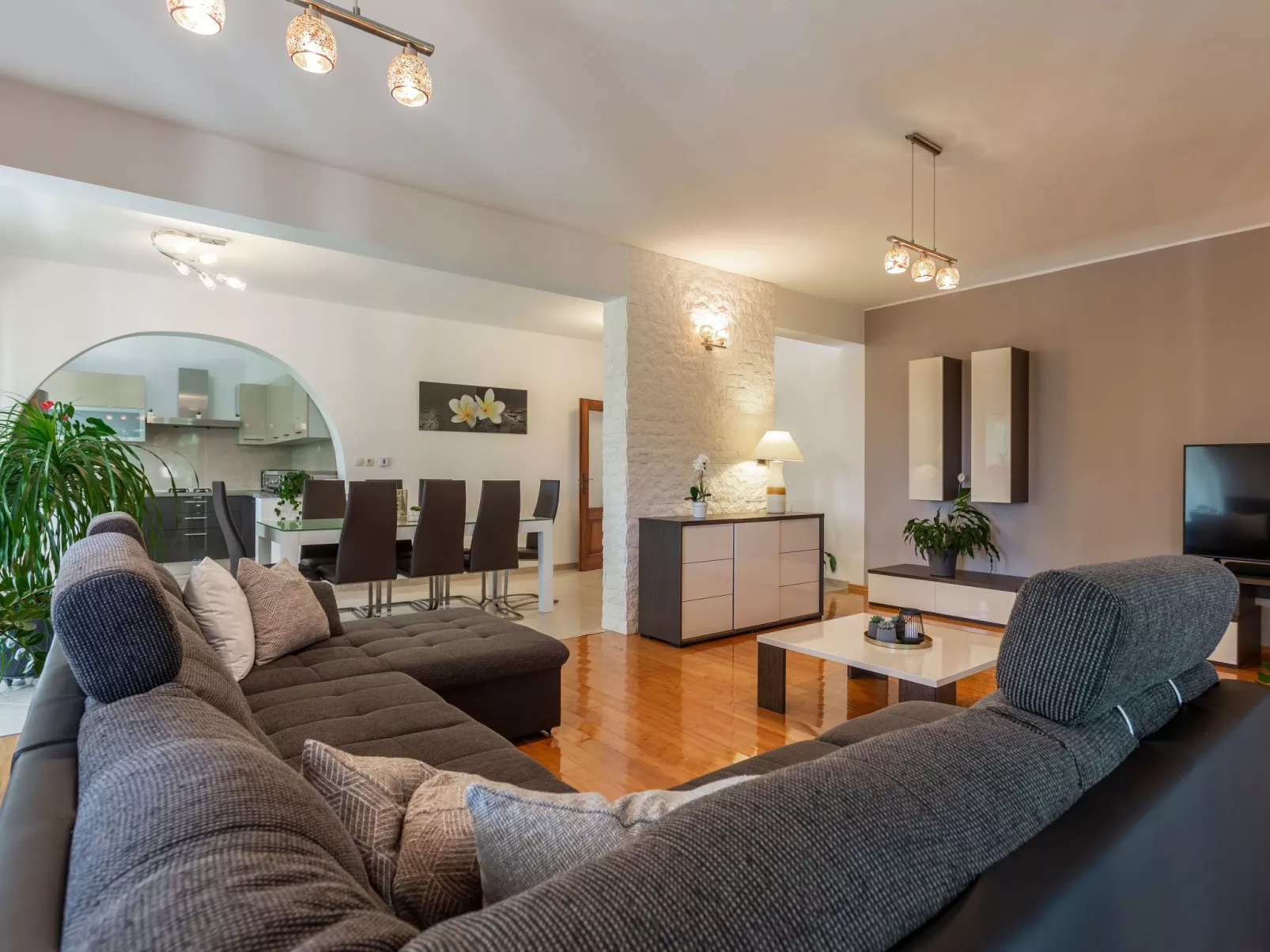 Villa Anavi mit privatem Pool und großem Garten-Drinnen