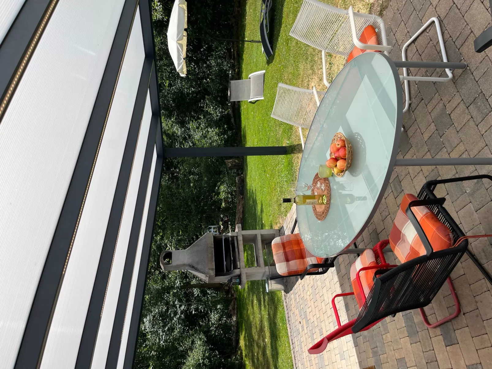 Familienfreundliches Haus mit großer Terrasse-Outside