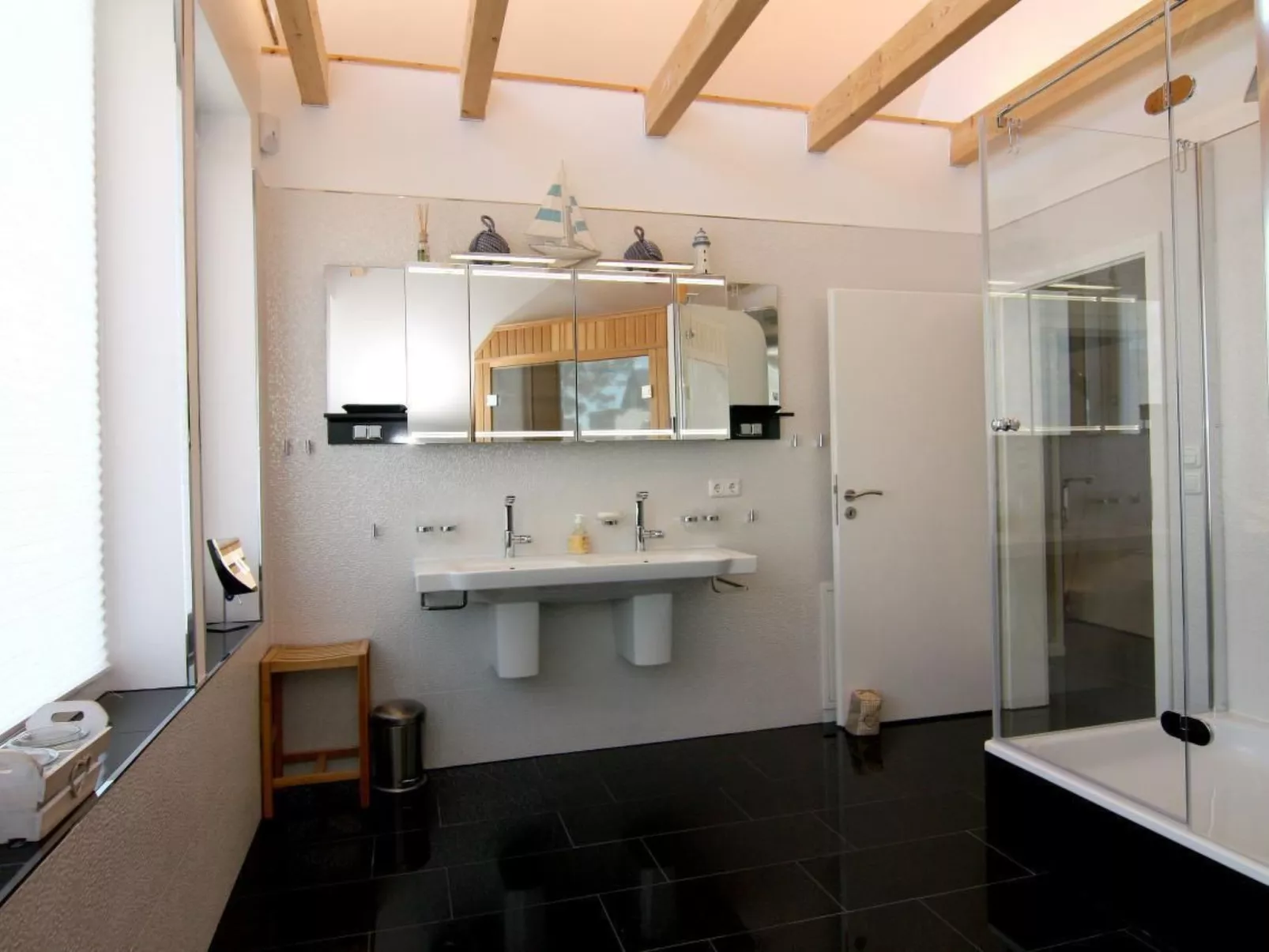 "Haus zum Kapitän"-Drinnen