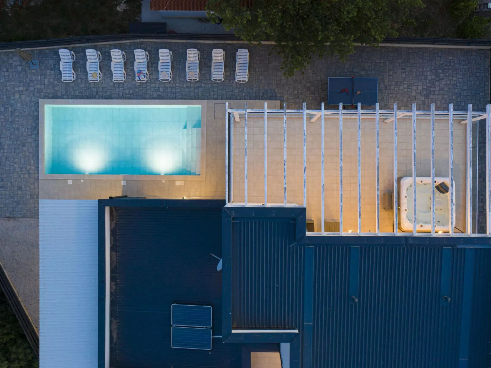 Villa Luna mit Pool, Sauna, Whirlpool, Tennisplatz-Drinnen