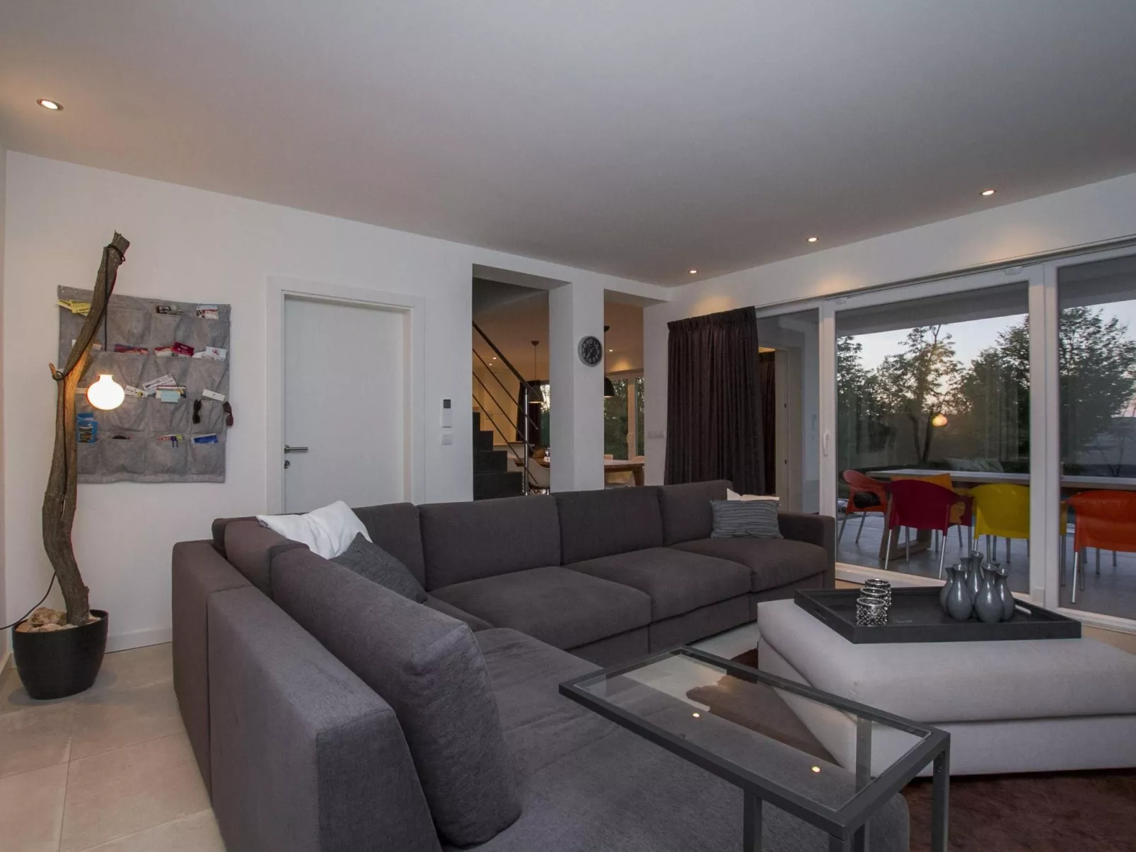 Villa mit Pool-Inside