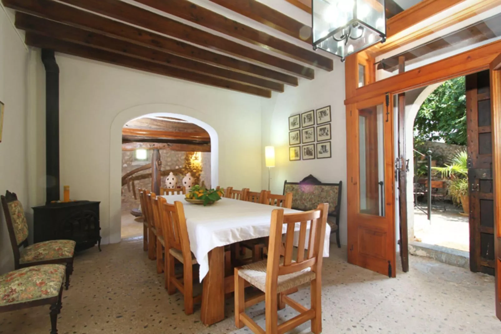 Planes-Dining room