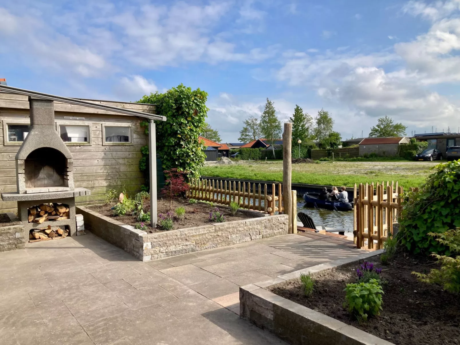 Chalet Ufergrundstück mit eigenem Angelplatz-Outside