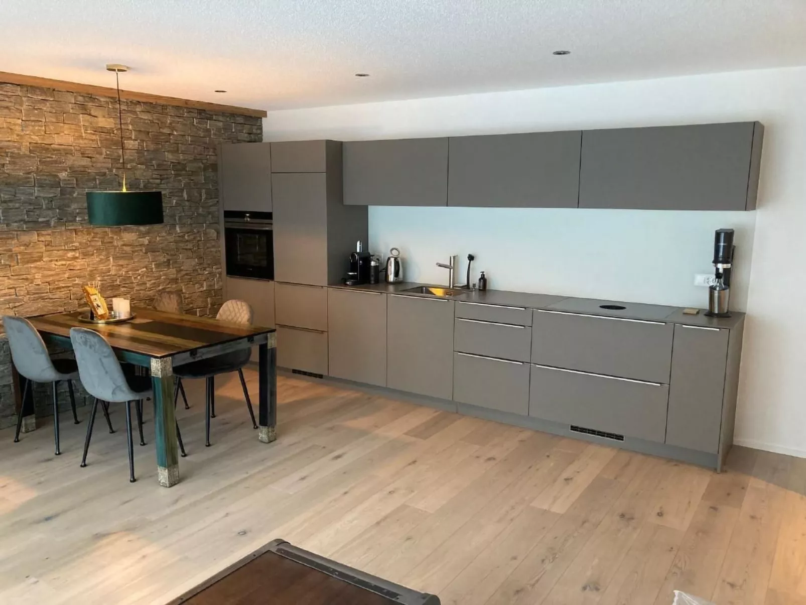 Riverside Astoria 3,5 Parterre-Whg-Dedans