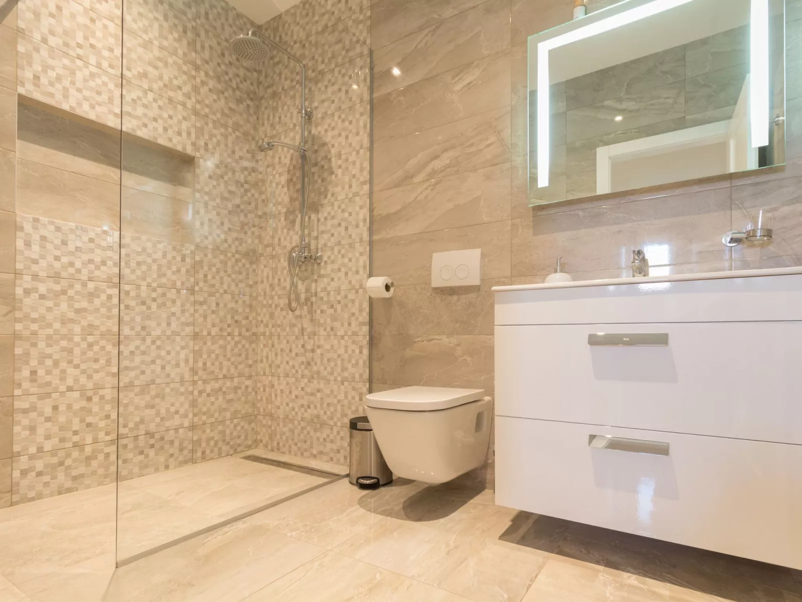 Villa Ema - beheizter Salzwasserpool, Fitnessraum und Sauna-Image-tags.info