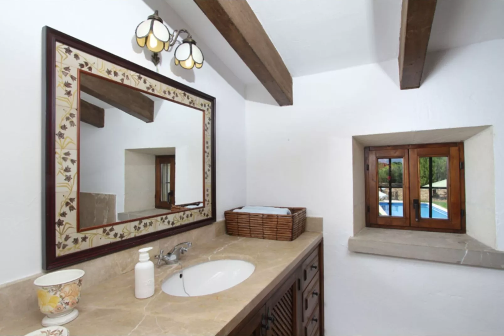 Planes-Bathroom