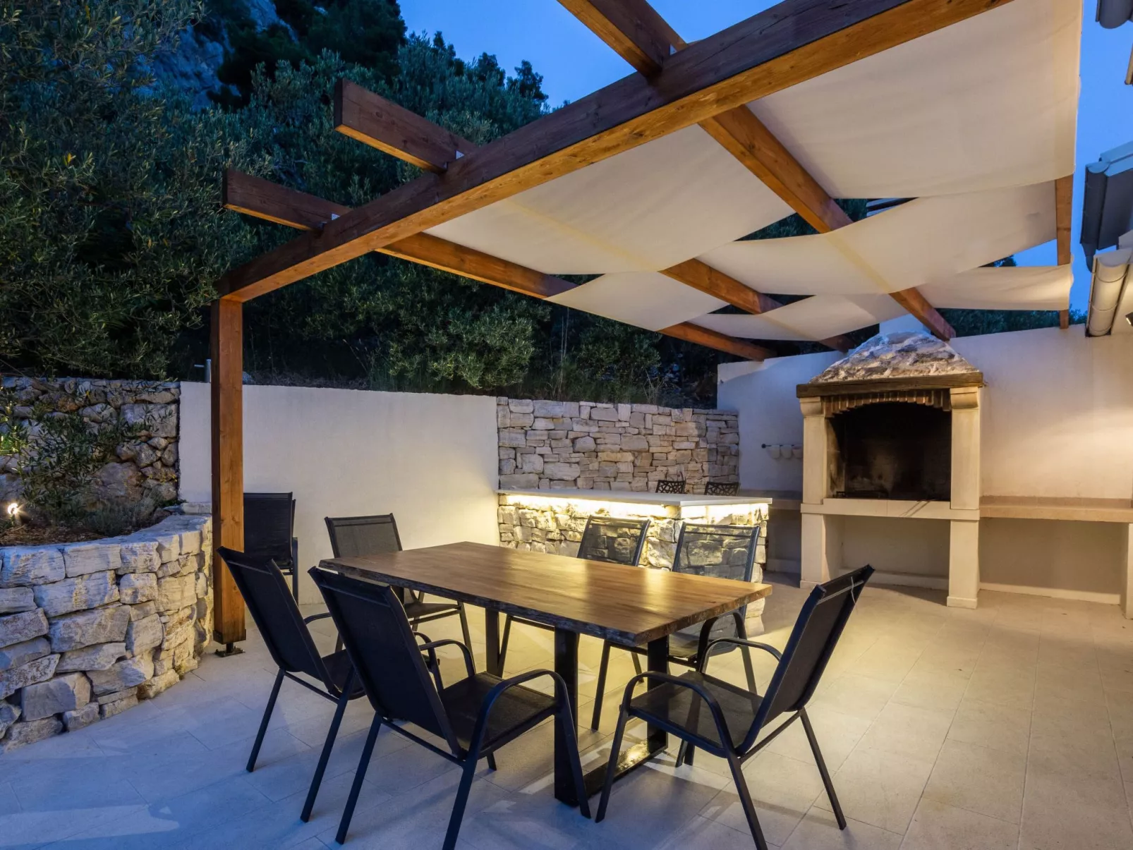 3 Schlafzimmer Villa mit beheiztem Pool und Meerblick-Outside