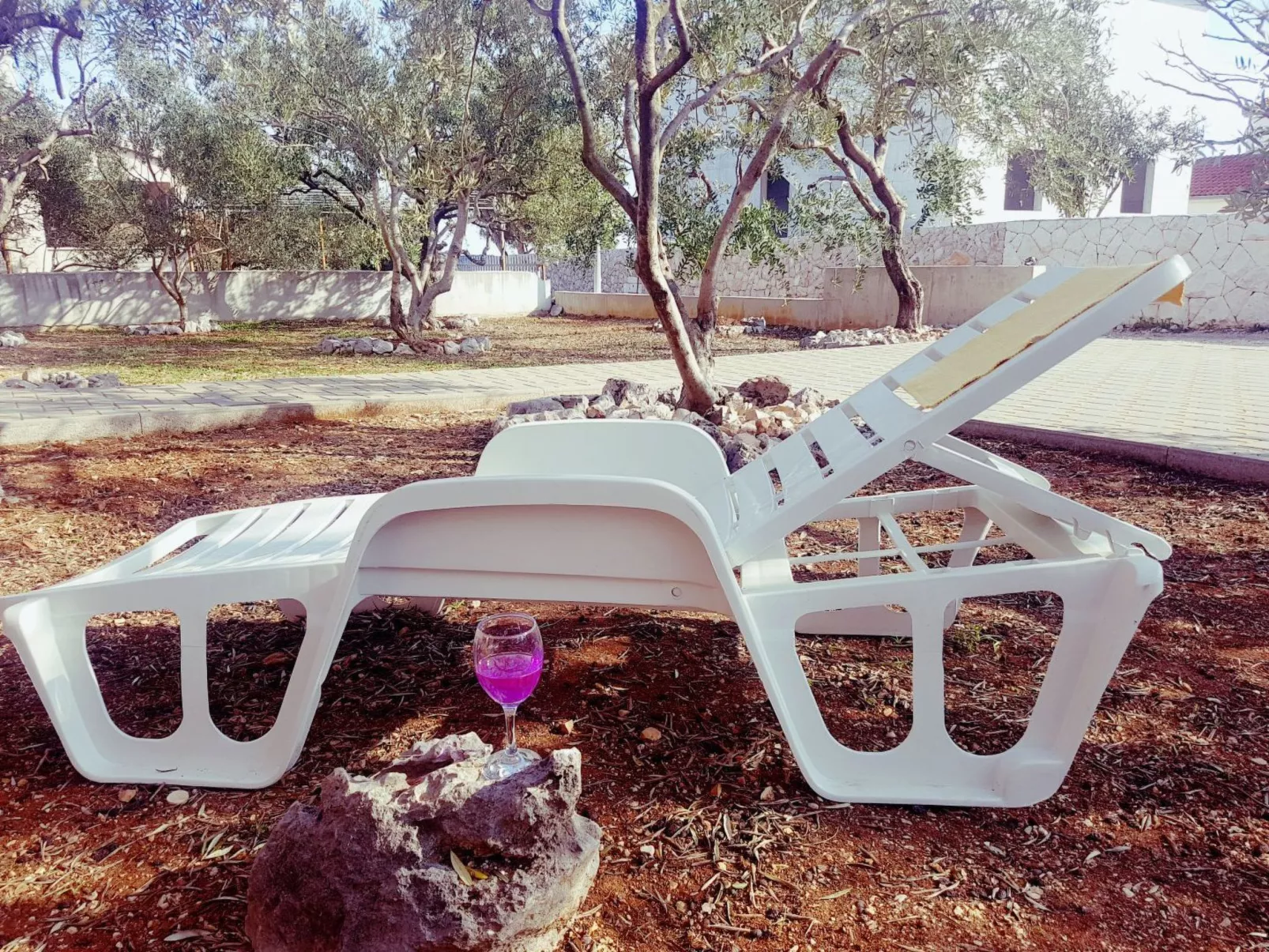 Mit Blick auf das Wasser-Dehors