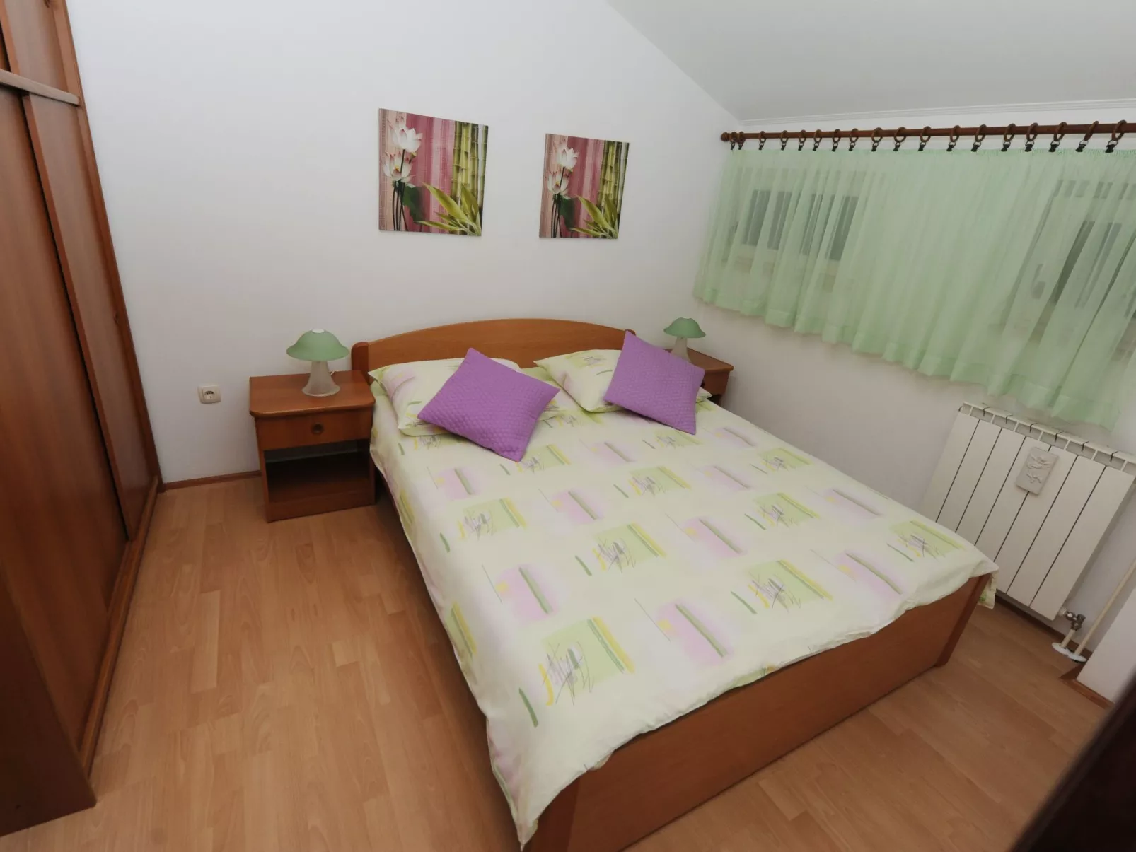 Appartement im Dachgeschoss mit Balkon-Drinnen