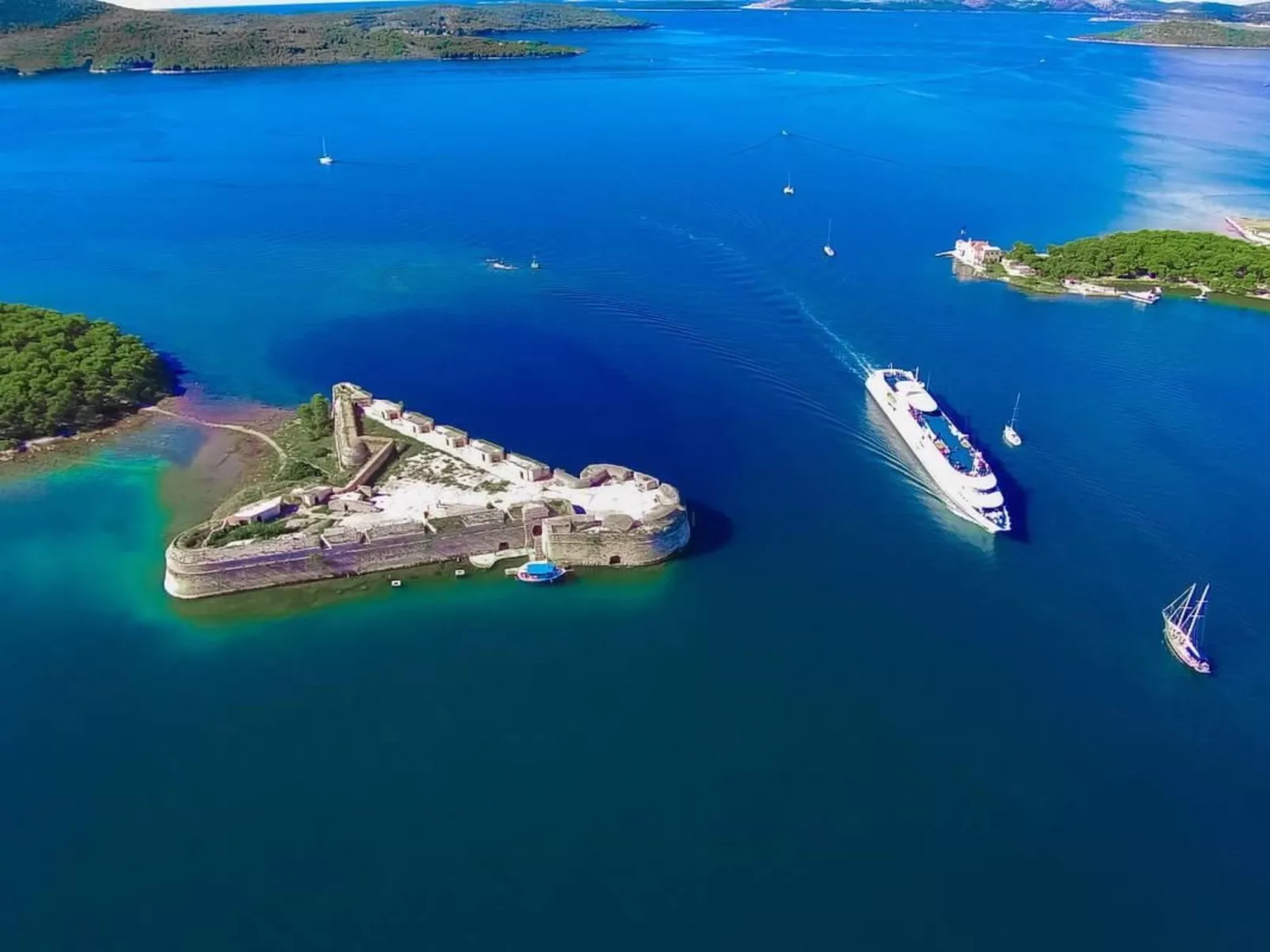 Appartement mit Balkon-Image-tags.info