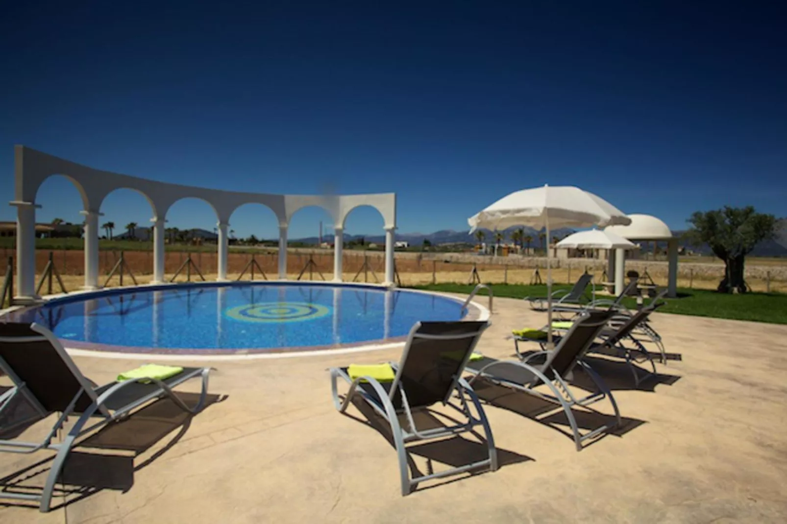 Eden Son Manyo 223-Pool