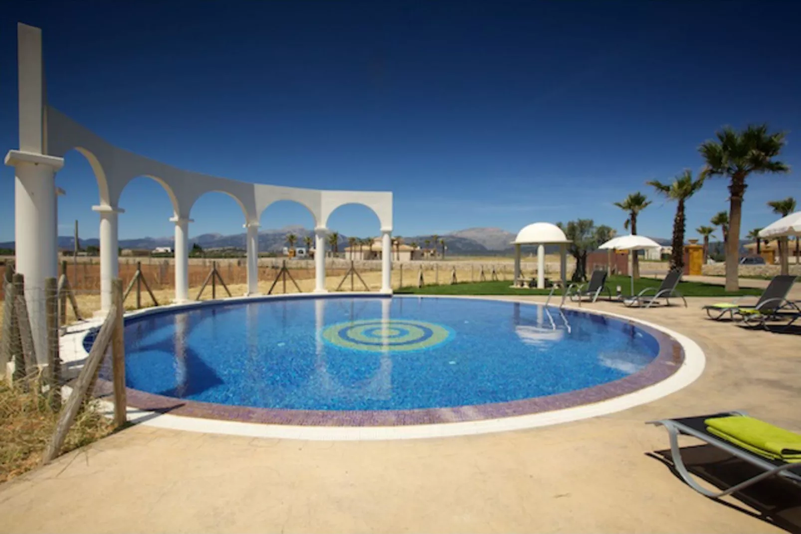 Eden Son Manyo 223-Pool