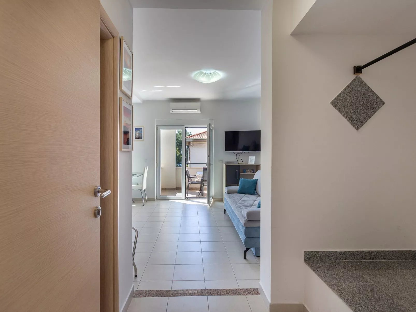 Appartement in Stoja mit Terrasse-Drinnen