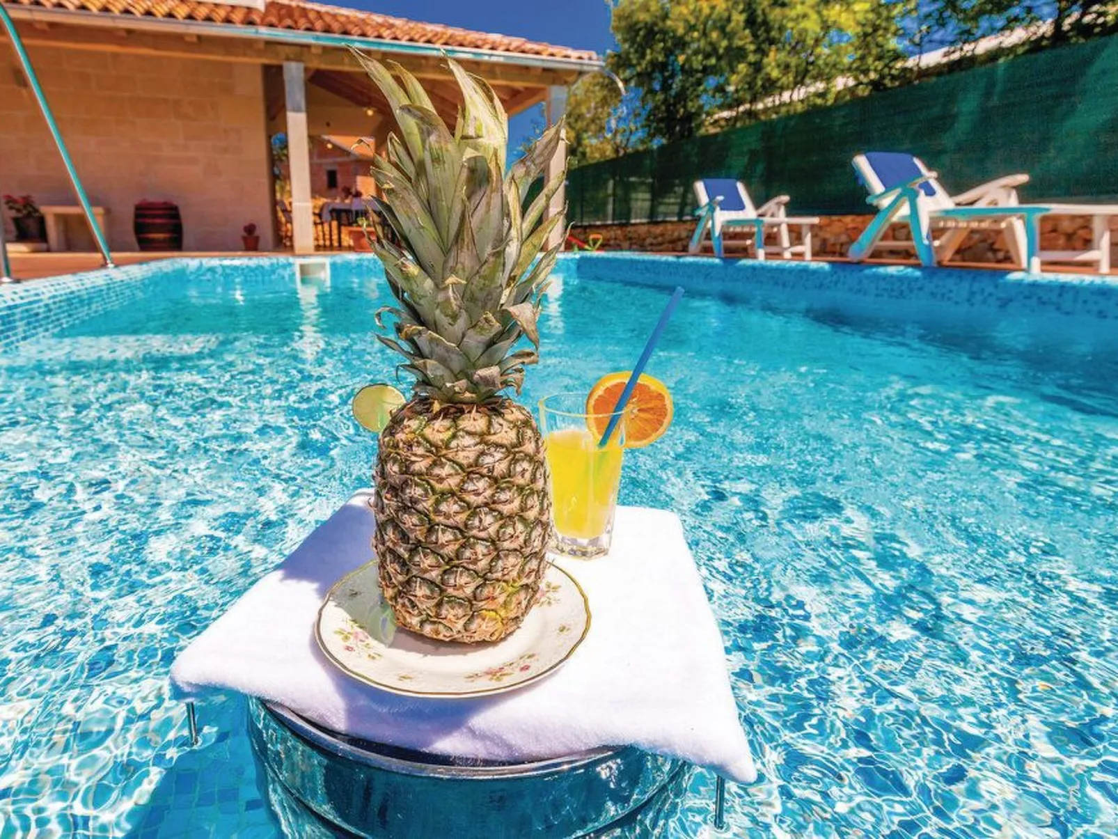 Geräumige, topmoderne Ferienvilla mit eigenem Pool-Image-tags.info