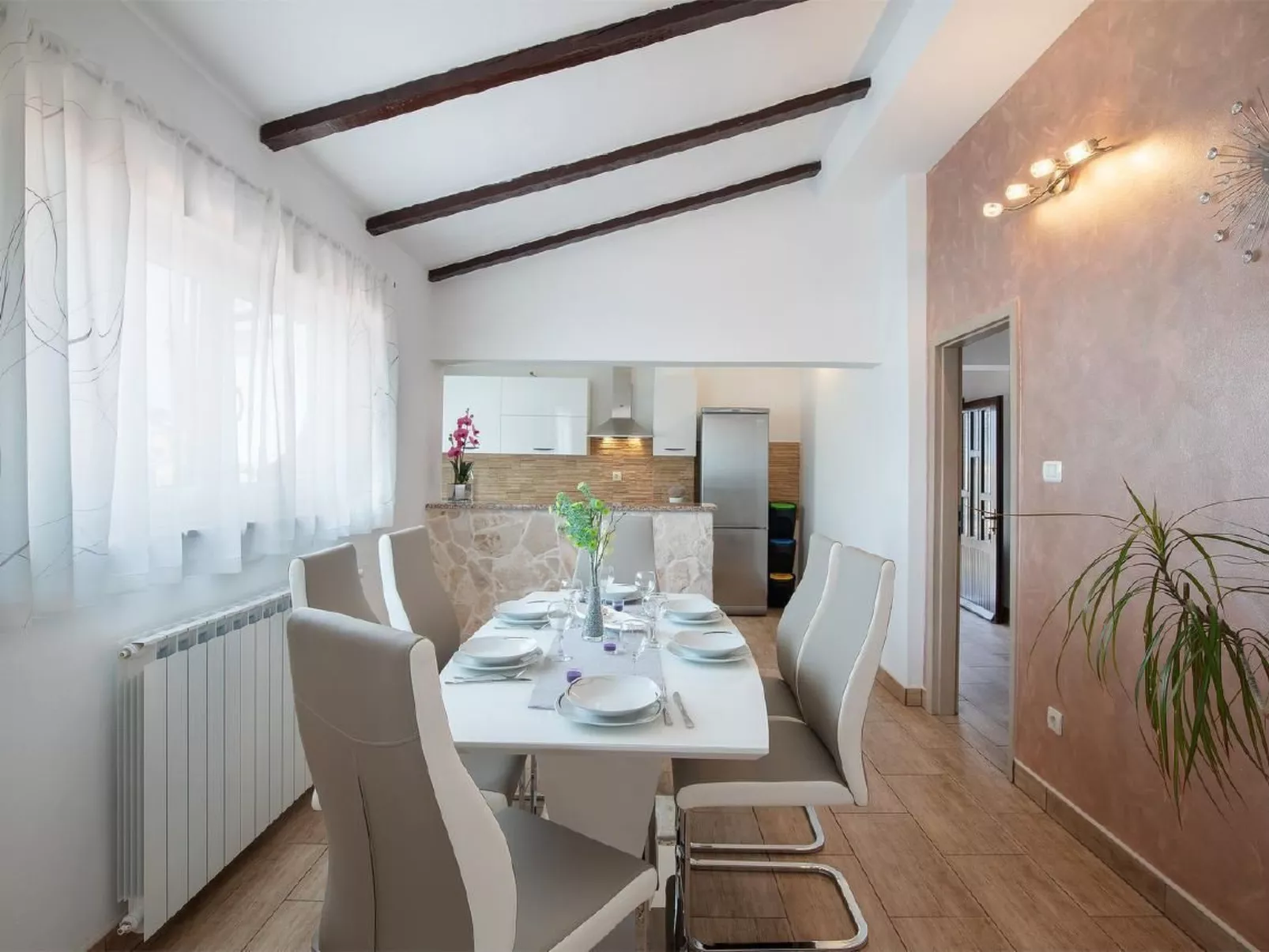 3-Schlafzimmer-Wohnung mit Gemeinschaftspool-Drinnen