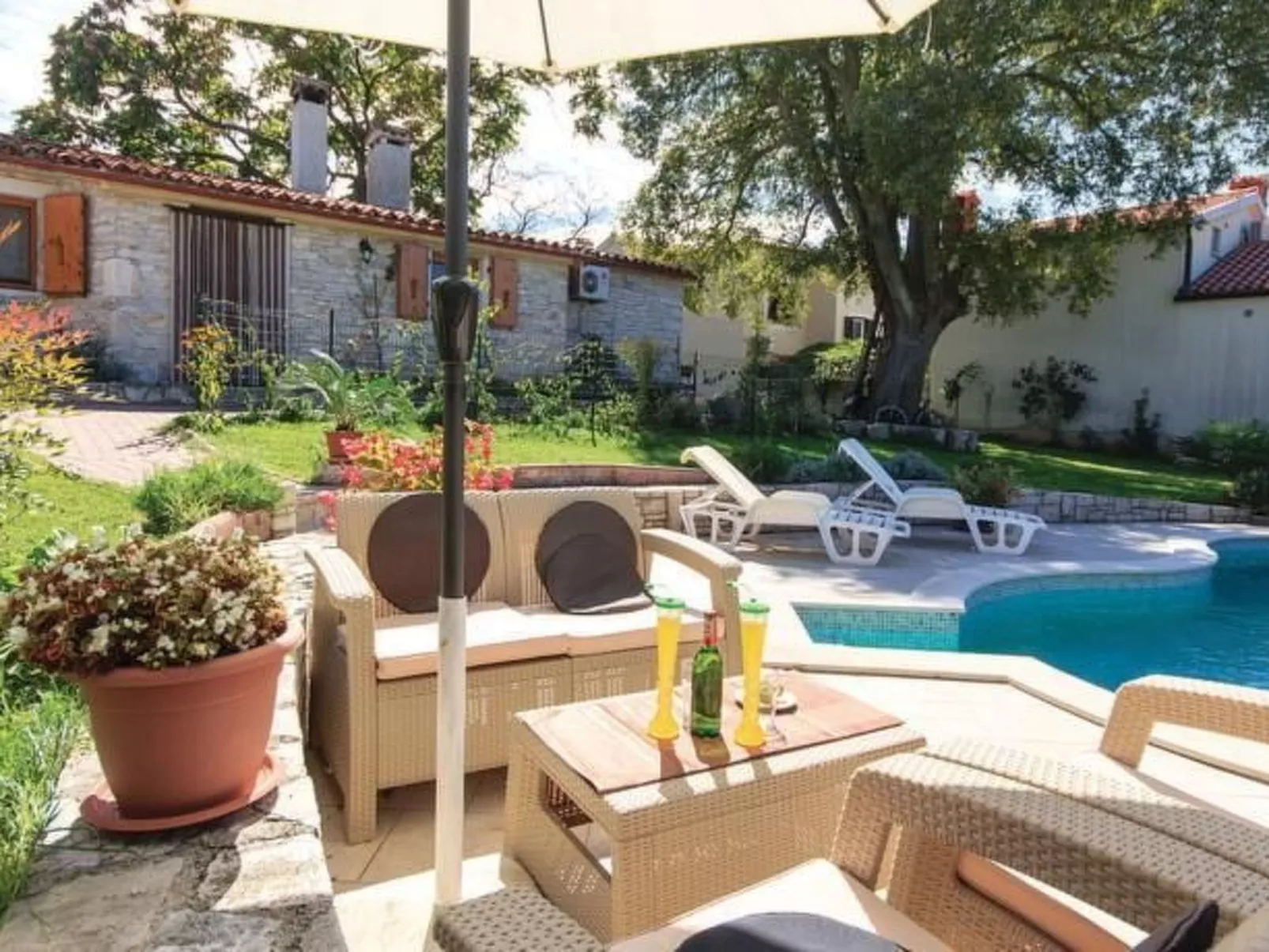 "Vickovi" mit Gemeinschaftspool