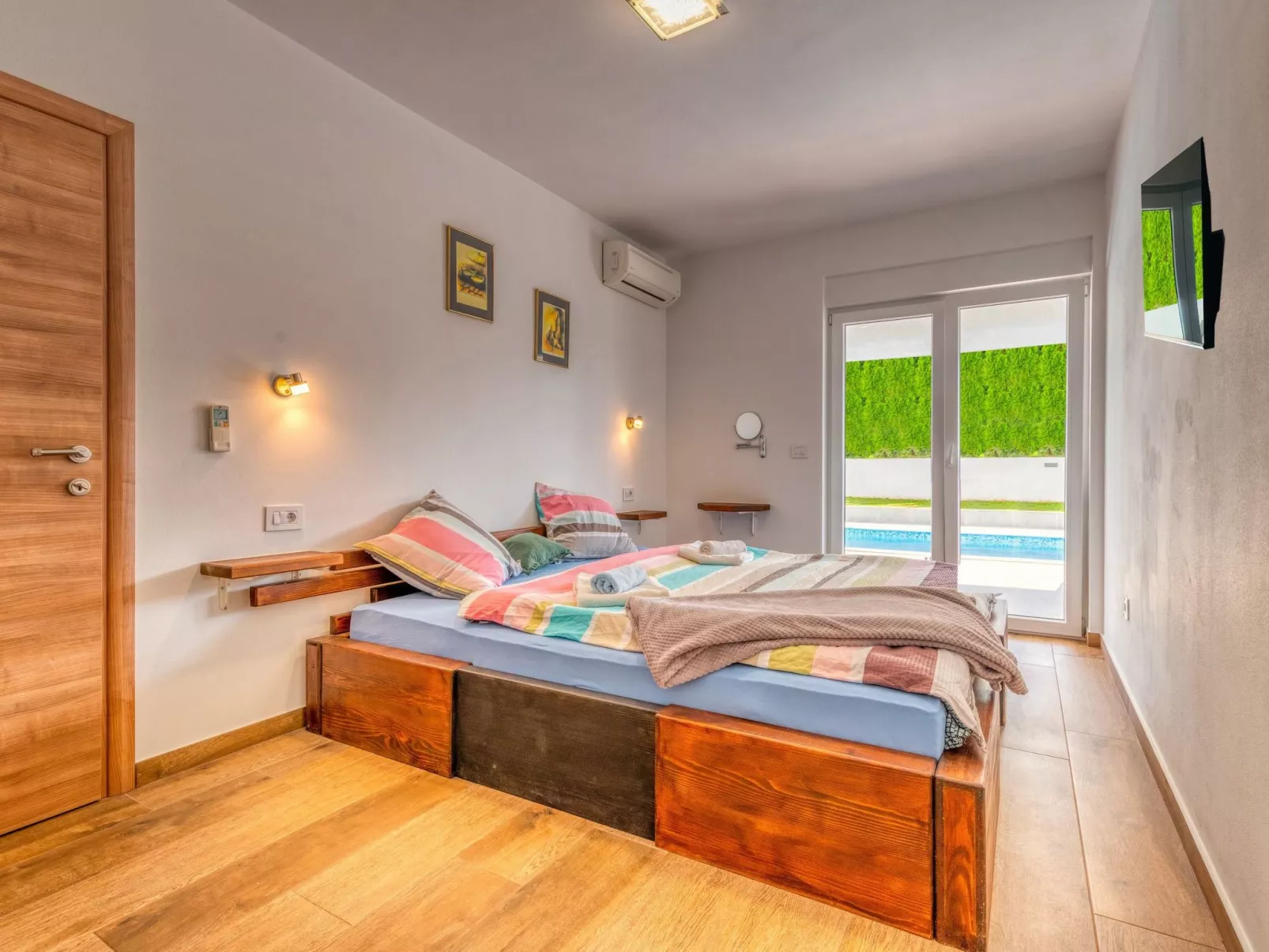 Leon's Holiday Homes-Dedans