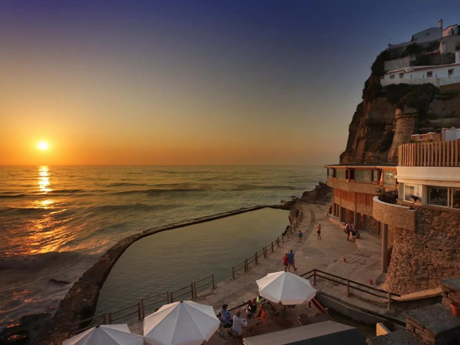 Schöne Wohnung in Azenhas Mar mit großem Garten-Draußen