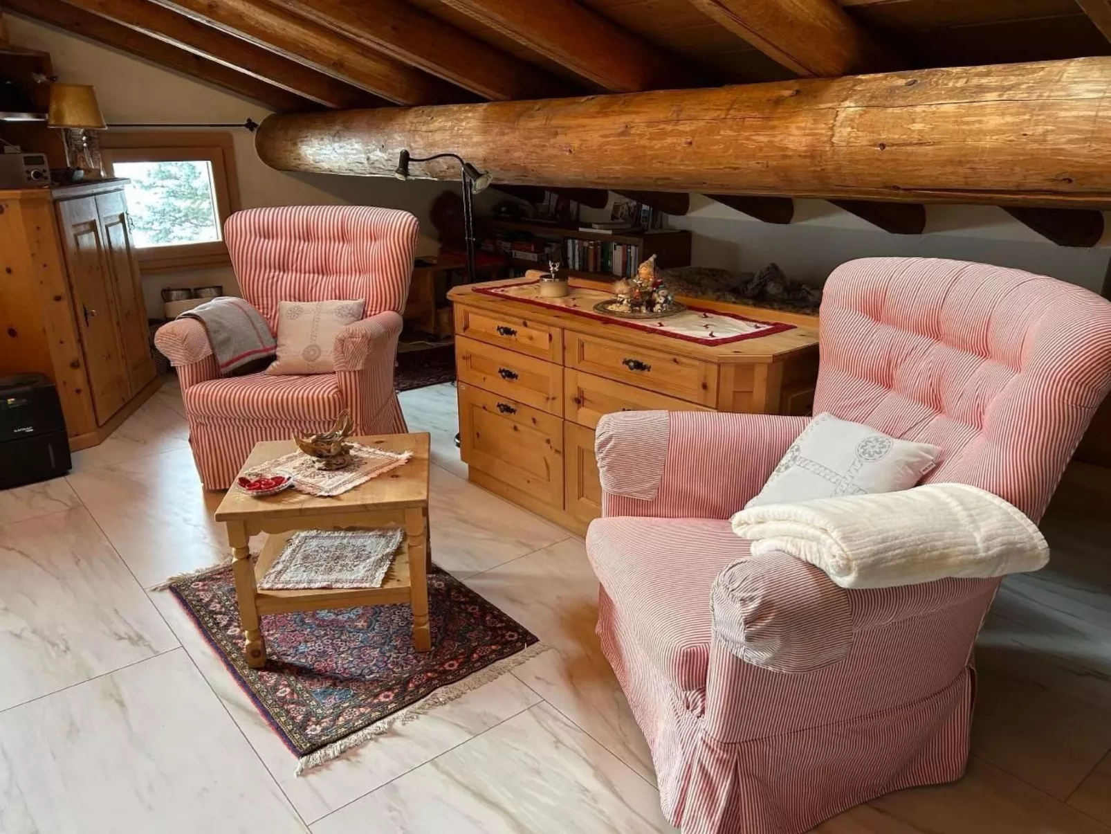 Engadin 2 1/2 Zi-Wg-Dedans