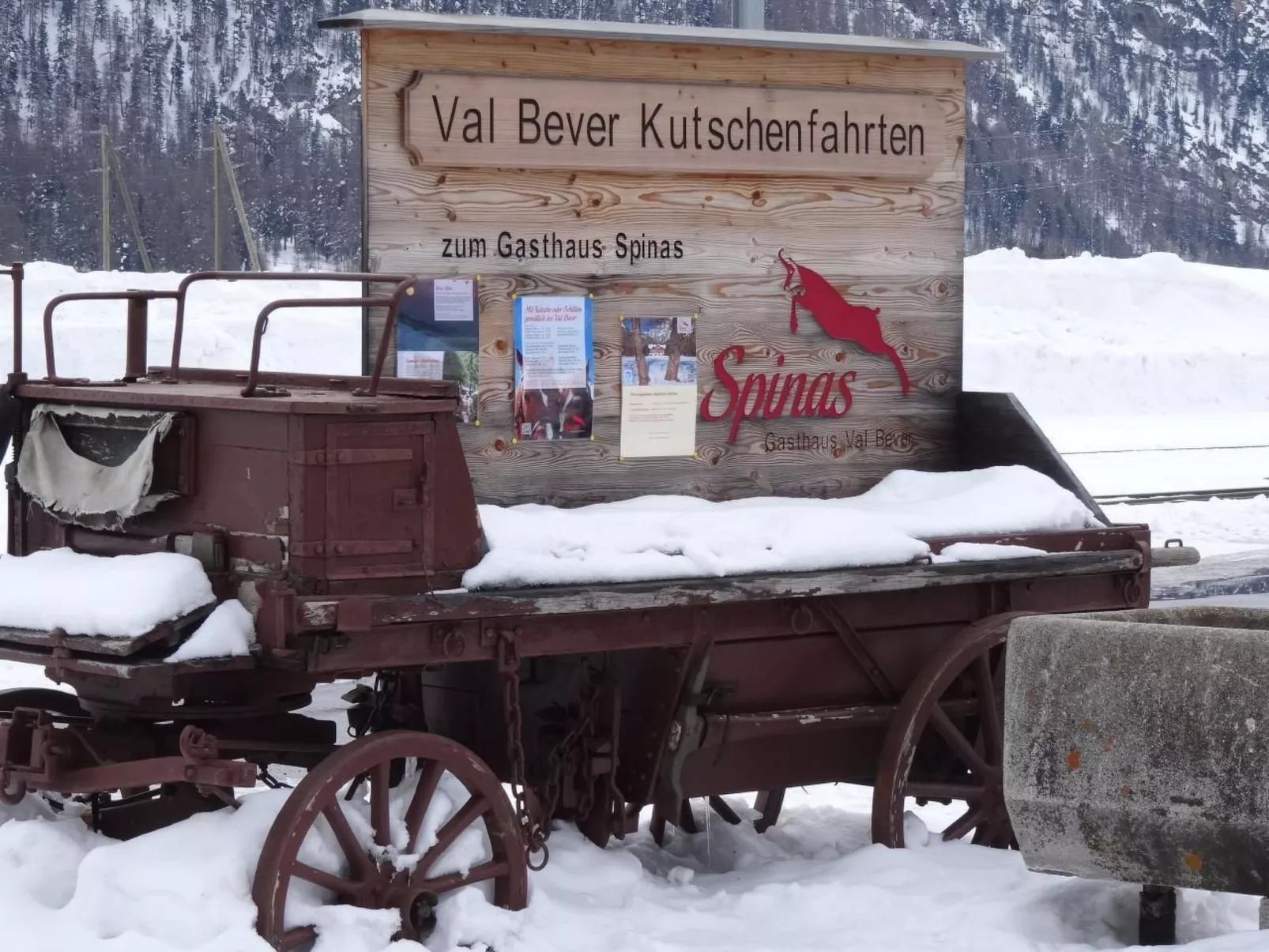 Chesa Arettas-Outside