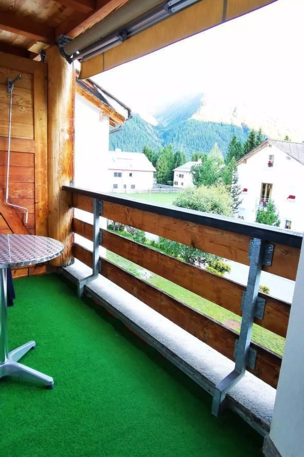 Via charels sur 8-Dehors