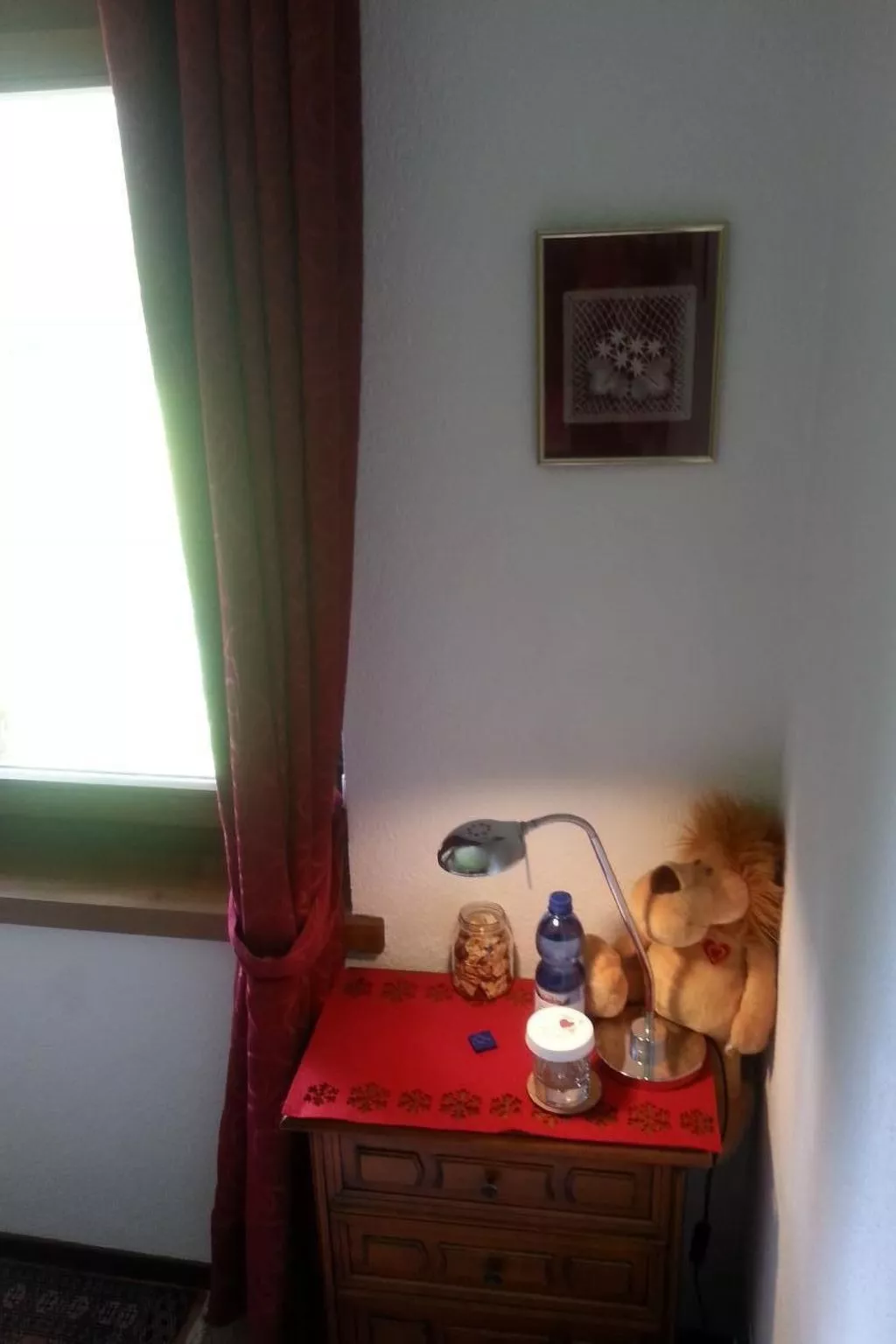 Gegenüber den Staubbach Wasserfällen-Inside