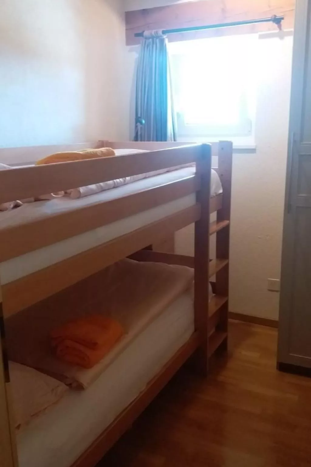 Aparthaus Surselva, direkt an der Skipiste-Dedans