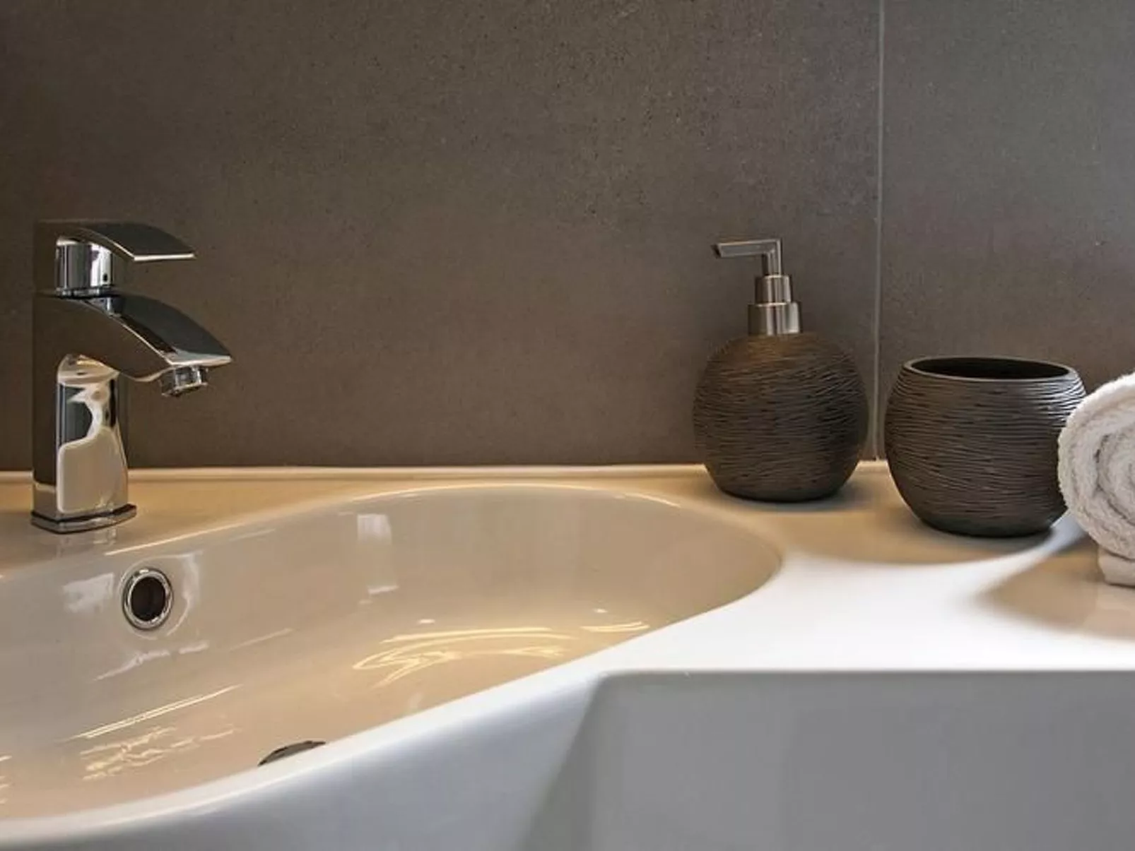 Villa Mosor mit beheiztem Salzwasserpool und Sauna-Drinnen