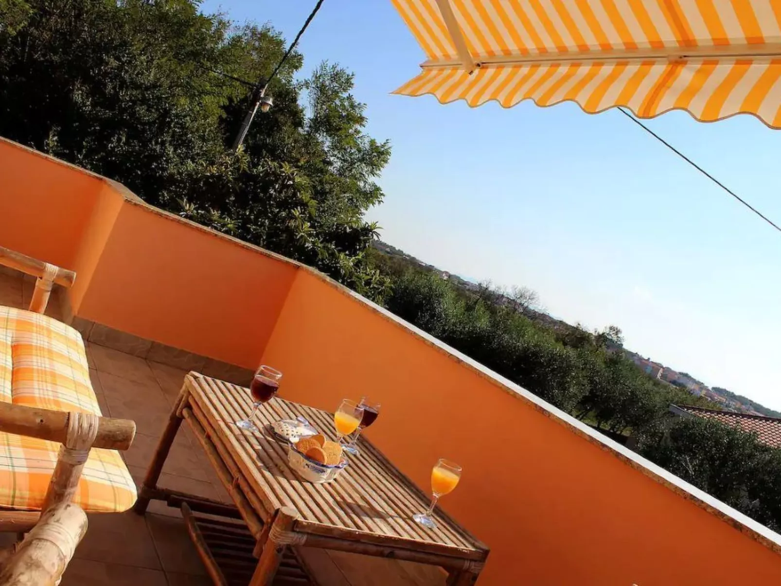 4-Schlafzimmer-Wohnung mit privatem Pool-Draußen