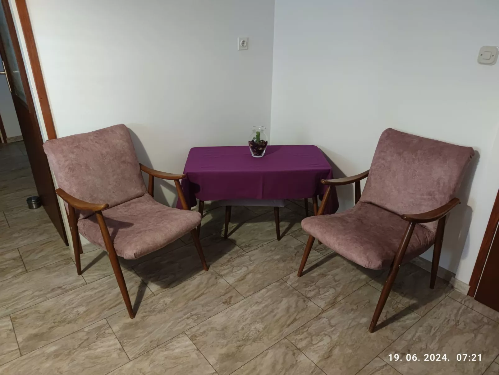 Wohnung im Hochparterre-Drinnen