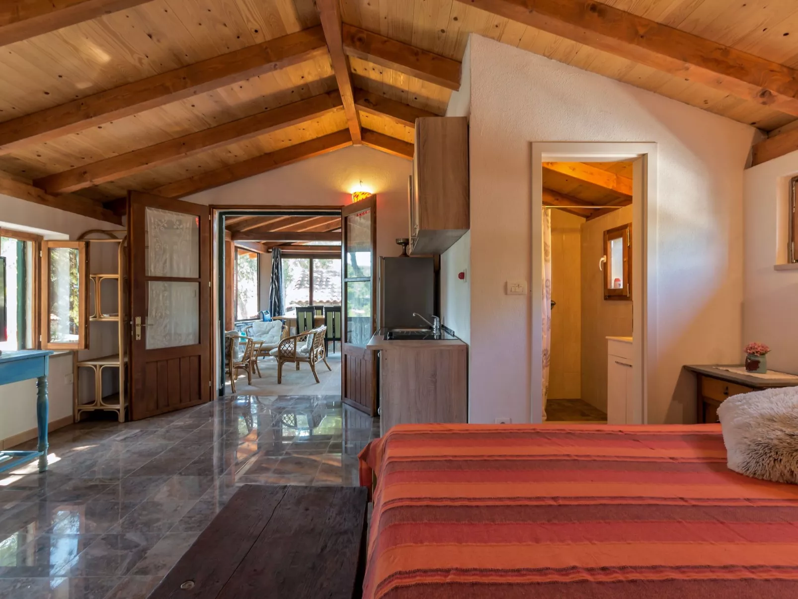 Hidden Heaven Private Resort - Beheizter Pool-Drinnen