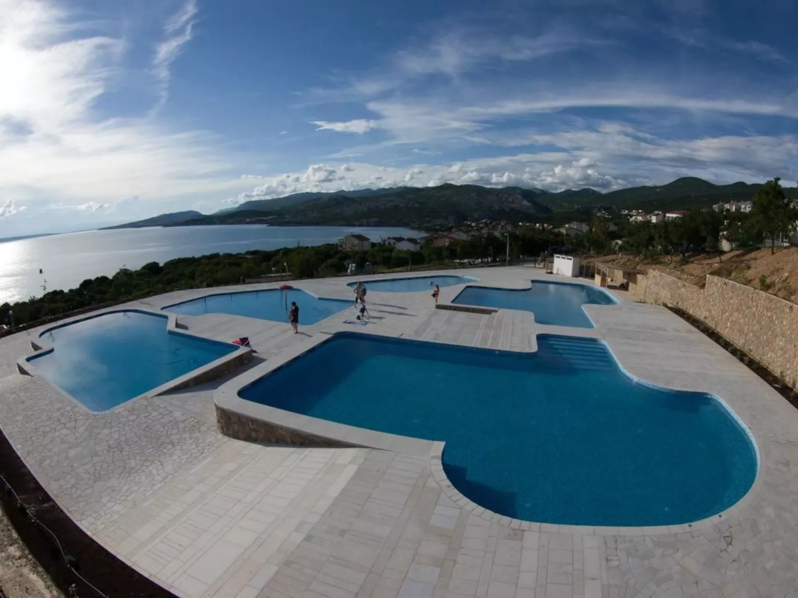 Mobilheim mit gemeinschaftlichem Pool-Draußen