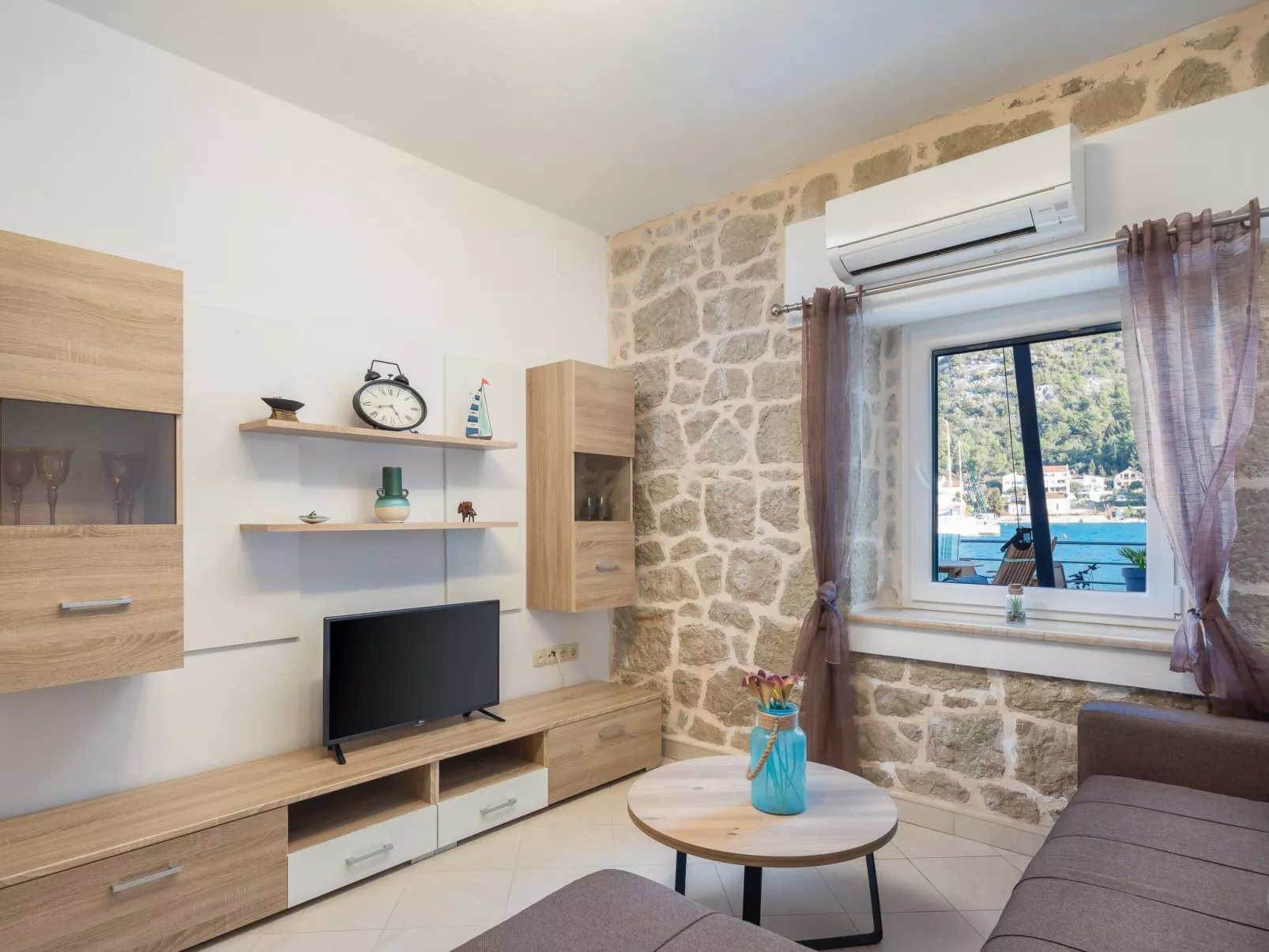 Sonnenaufgang an der Adria - Strandhaus-Drinnen