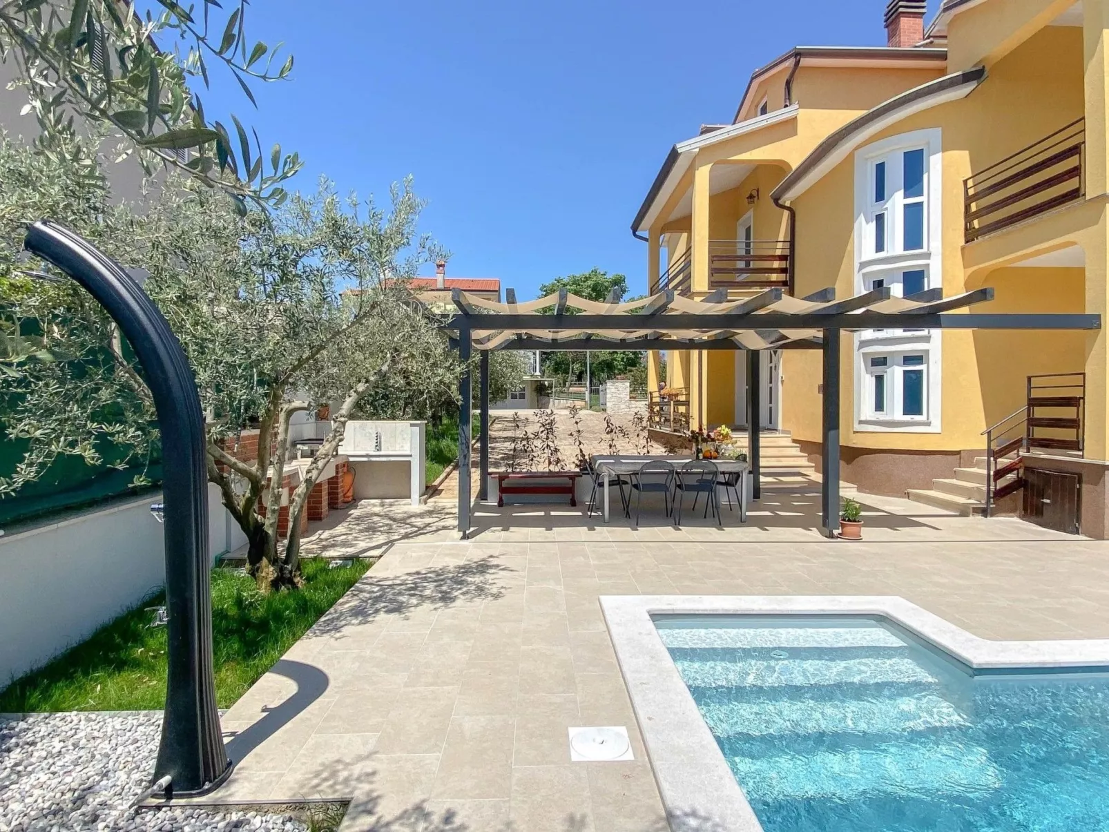 Villa "Chiara" mit privatem Pool-Outside