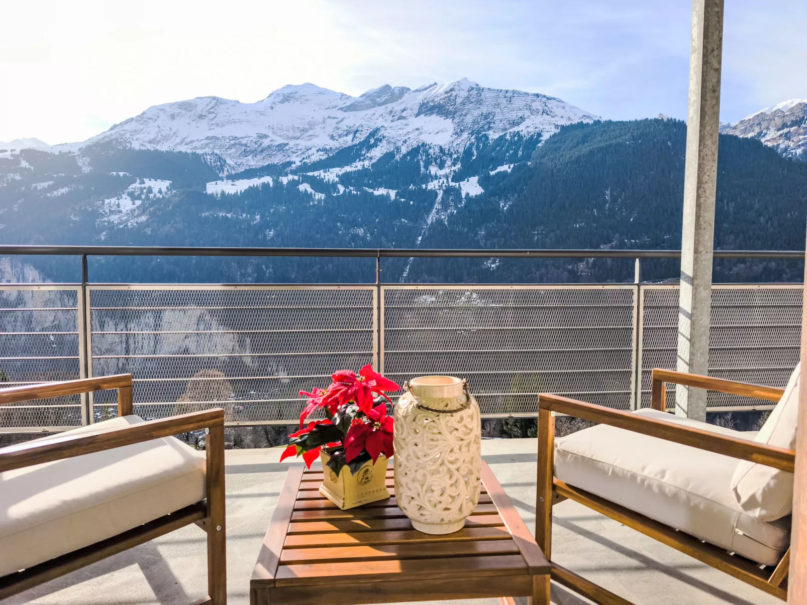 Silence, Apt. P-Draußen