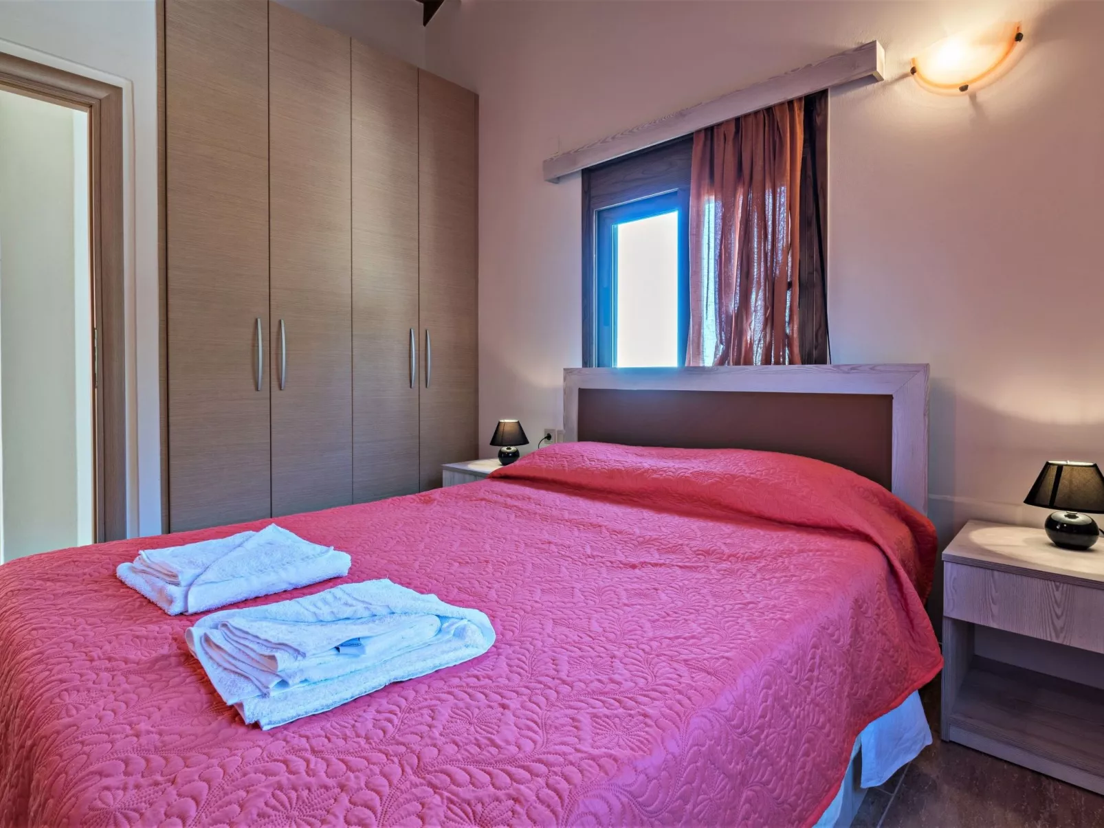 Villa Zeus mit privatem Pool und Jacuzzi-Image-tags.info