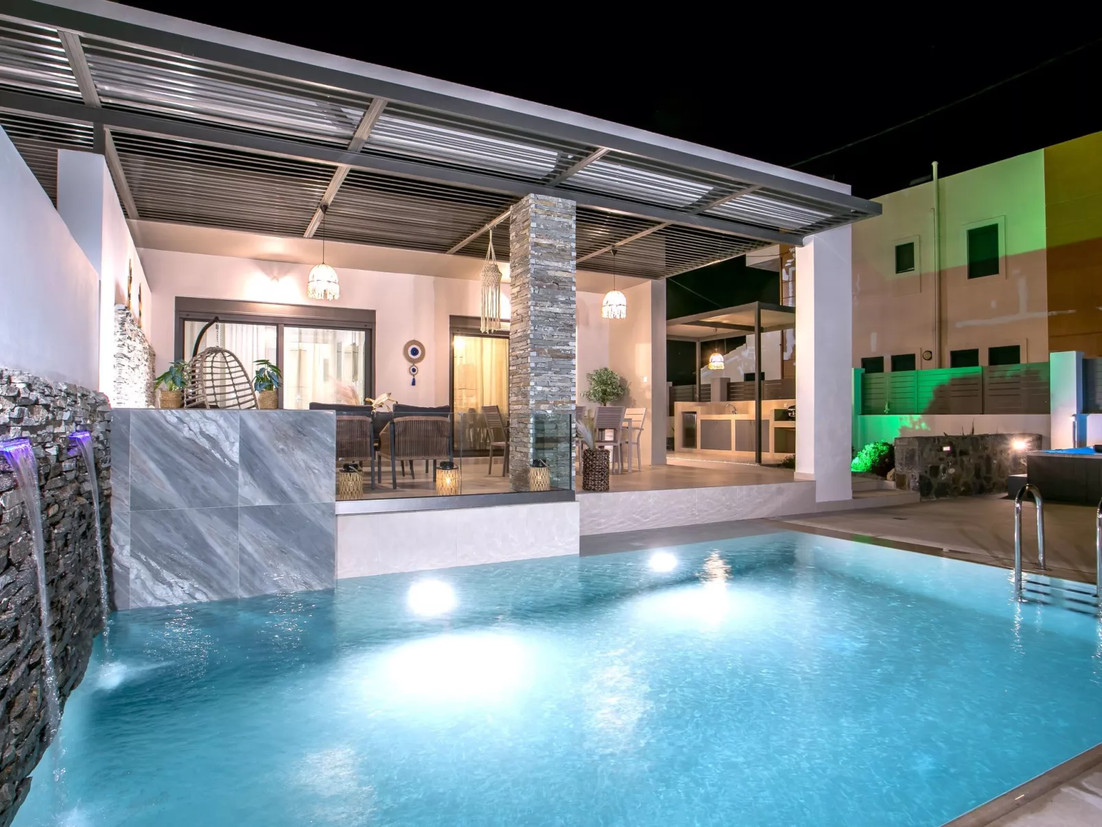 Kiki Luxus-Villa-Draußen