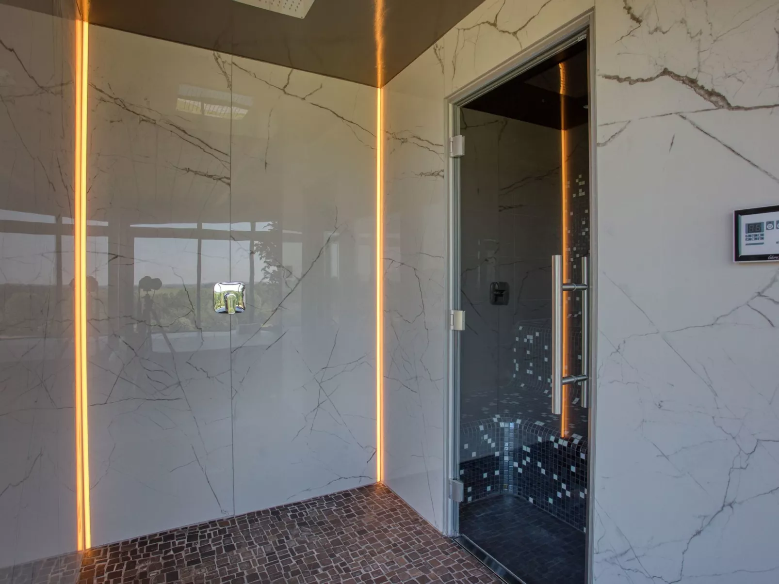 Freude an EYMET-Drinnen