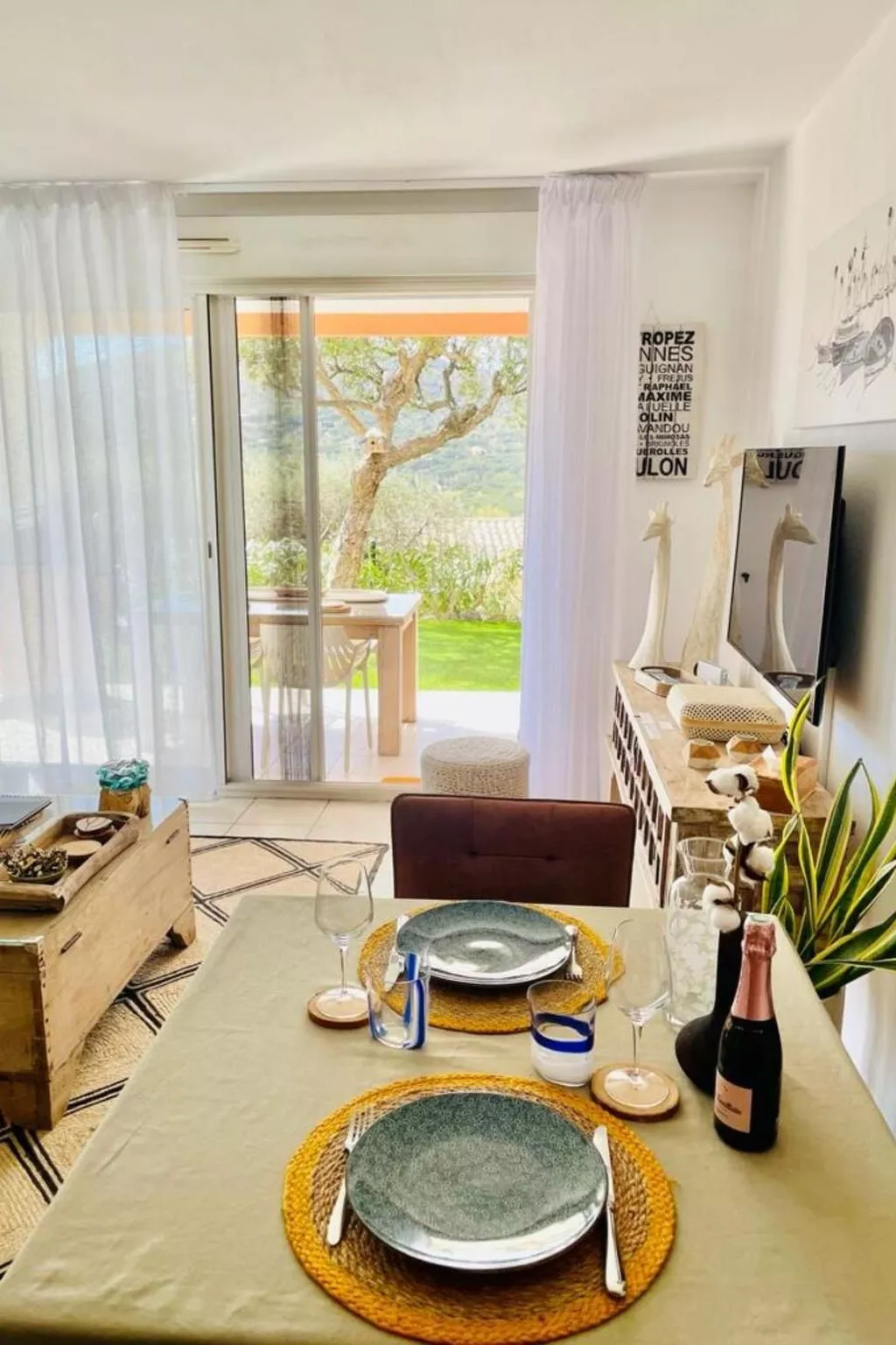 Domaine Sainte-Maxime Park -Grand T2-Inside