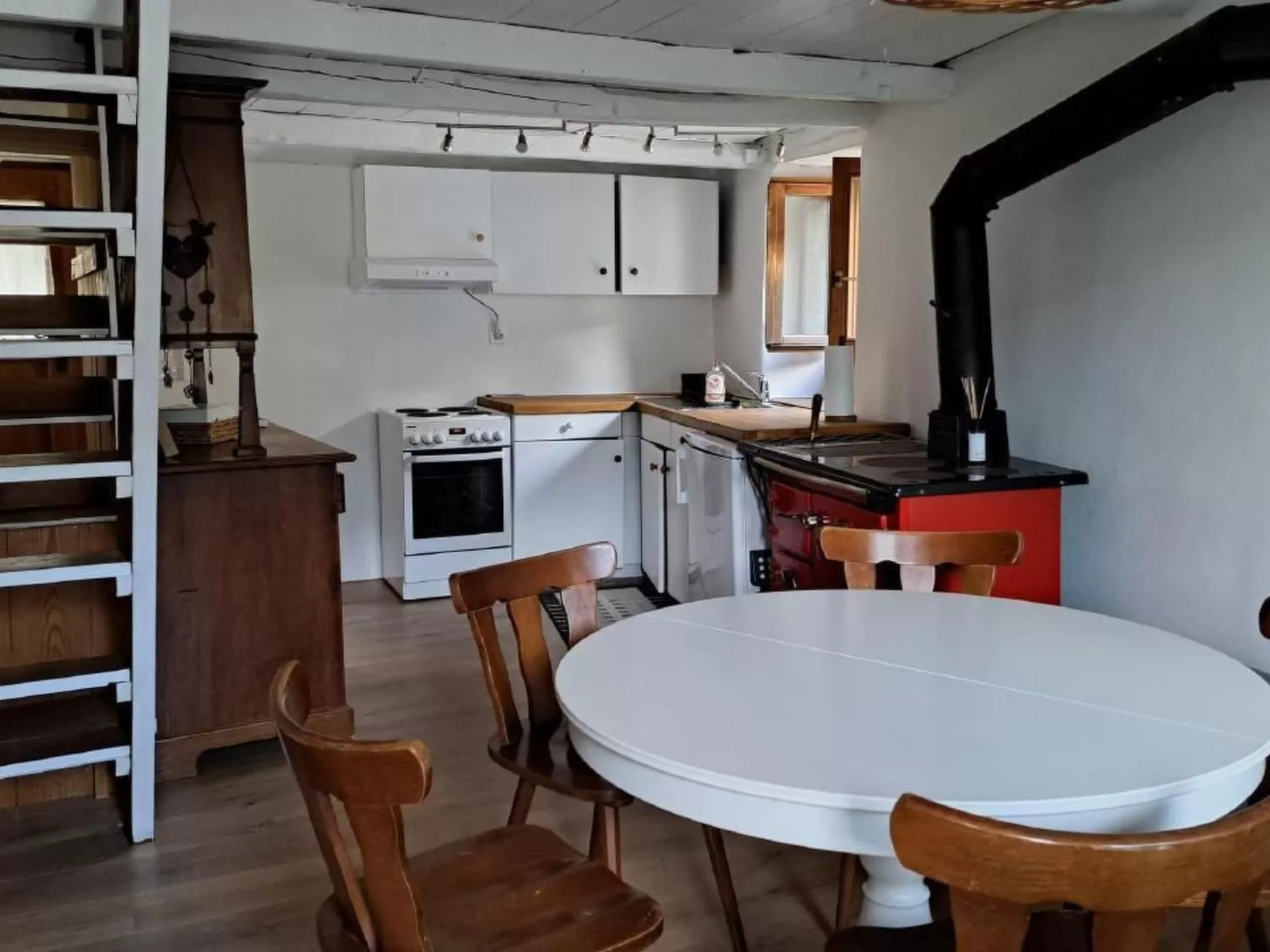 Entdecken Sie den Charme von Casa Clementina in Indemini-Inside